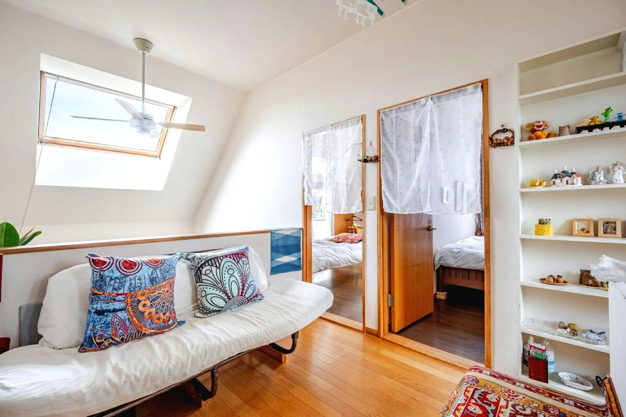 個室C- 天窓付き|涼風満喫ロマンチックなインテリア|静かな環境