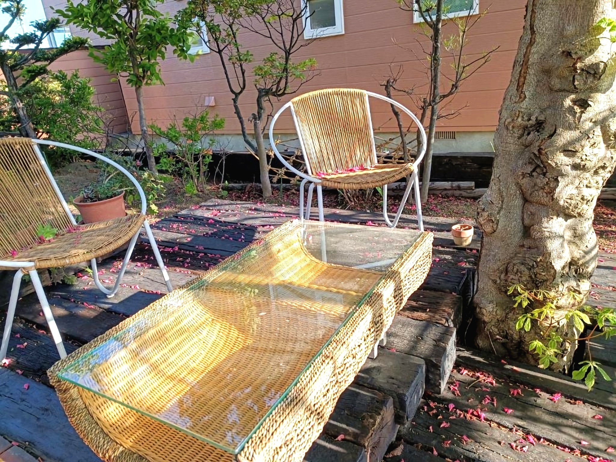 個室C- 天窓付き|涼風満喫ロマンチックなインテリア|静かな環境