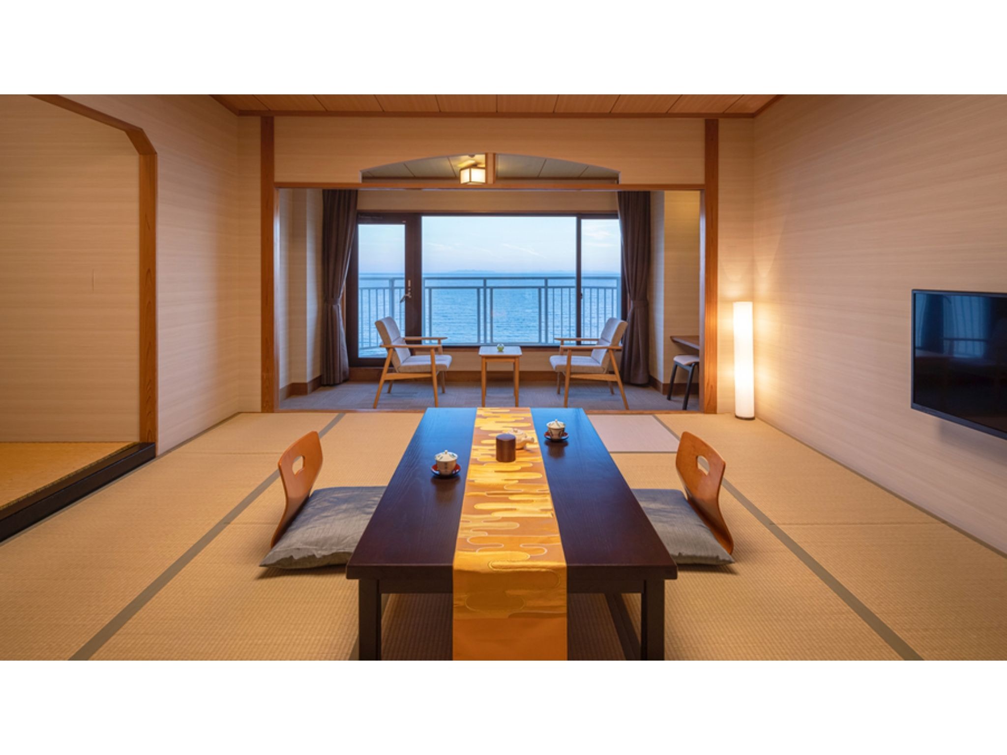 676396_large.jpg?auto=format&