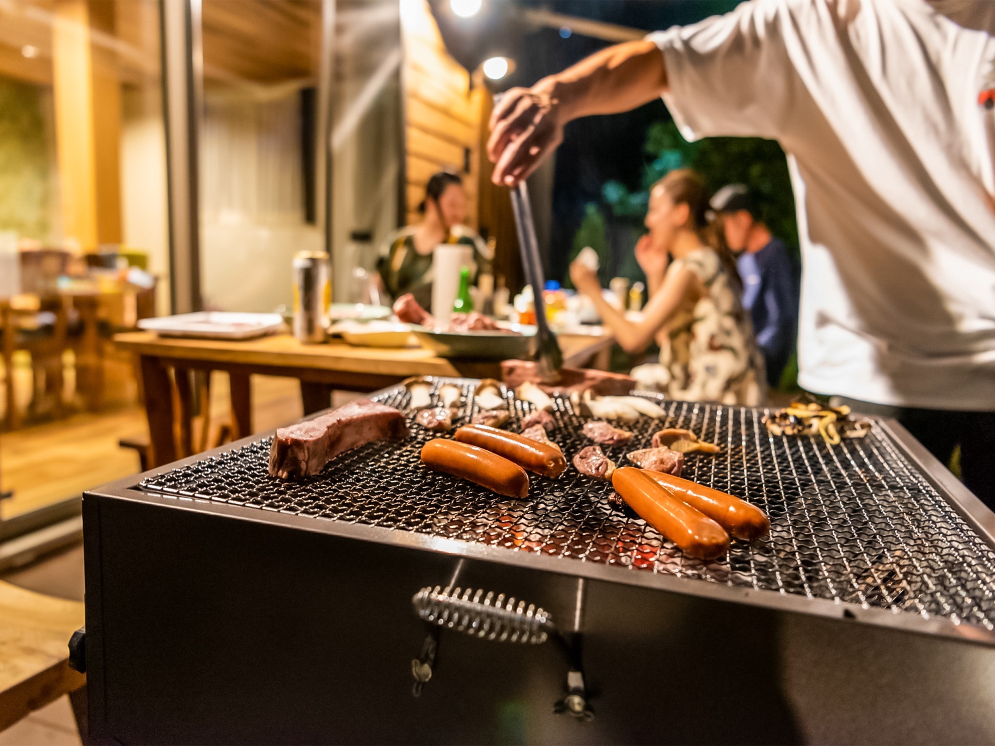 ・BBQは専用デッキにコンロ設置済み、食材セットも取り寄せ可能です