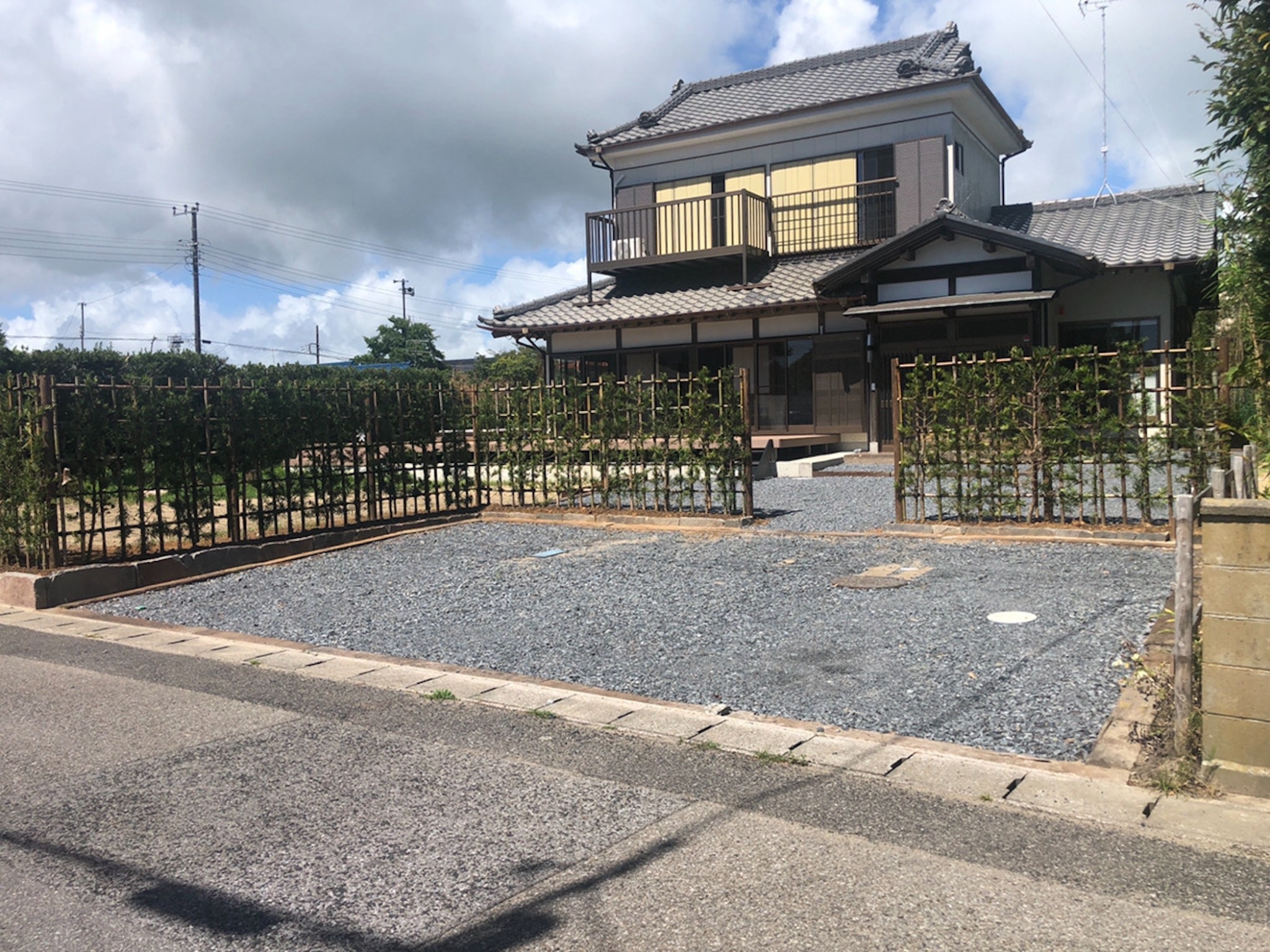 駐車場余裕もって3台