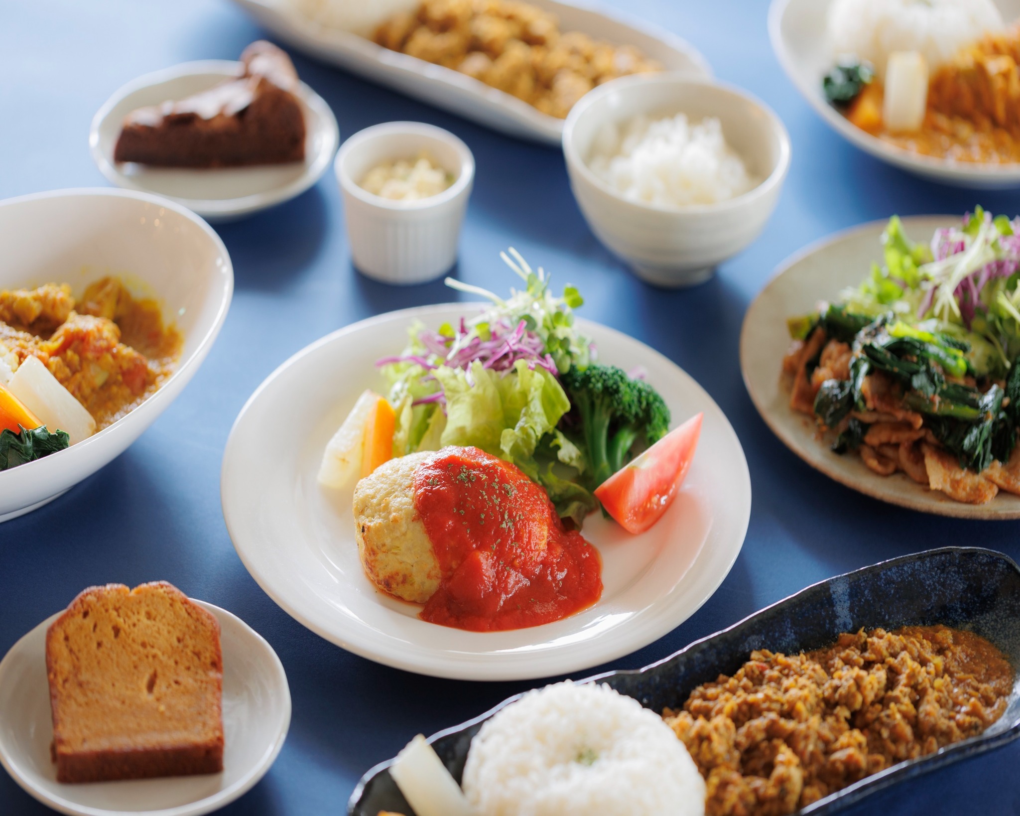 いわき駅から徒歩5分の商店街にあるゲストハウスの個室もどきダブル