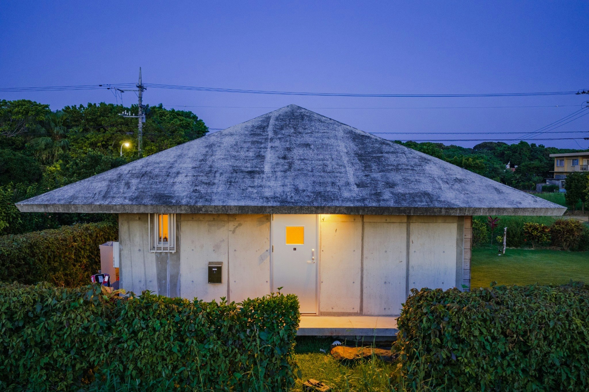 【石垣島没入体験】リアルな島ぐらしを体感!魅惑の地アカイシ。明石ビーチ、明石食堂、明石売店徒歩圏内