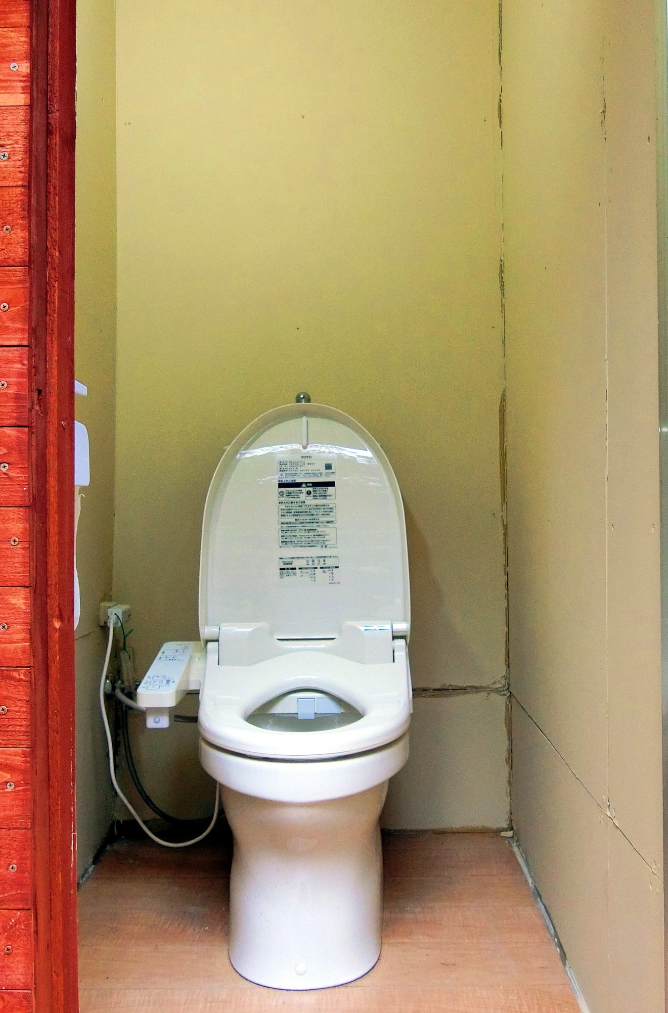 屋外温水洗浄便座