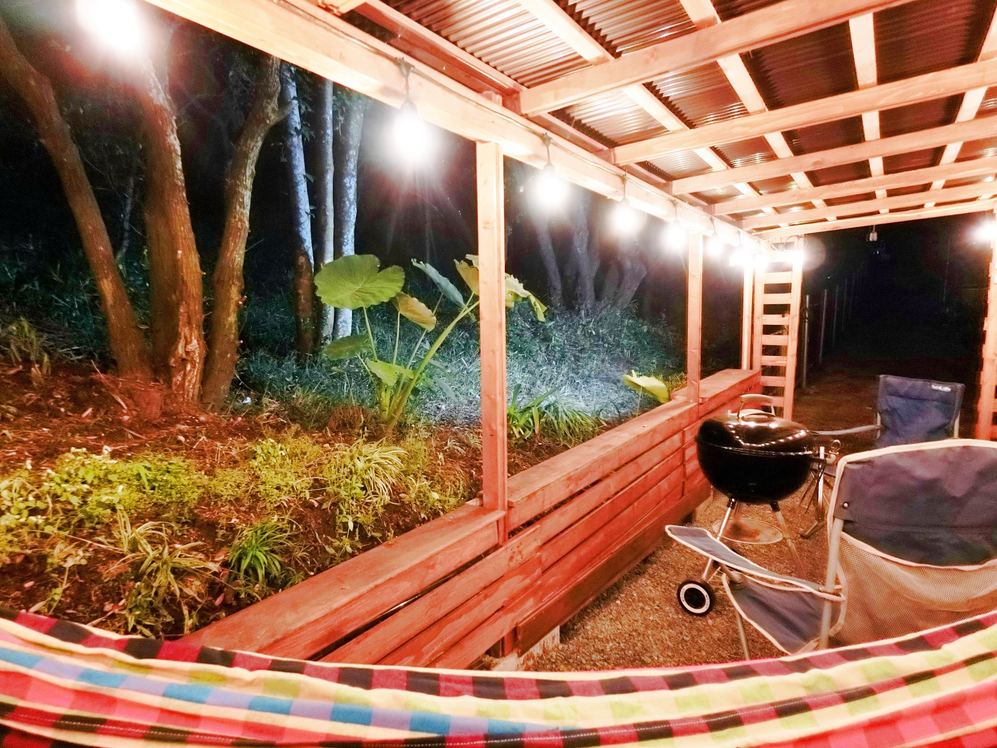 専用BBQでハンモック夜
