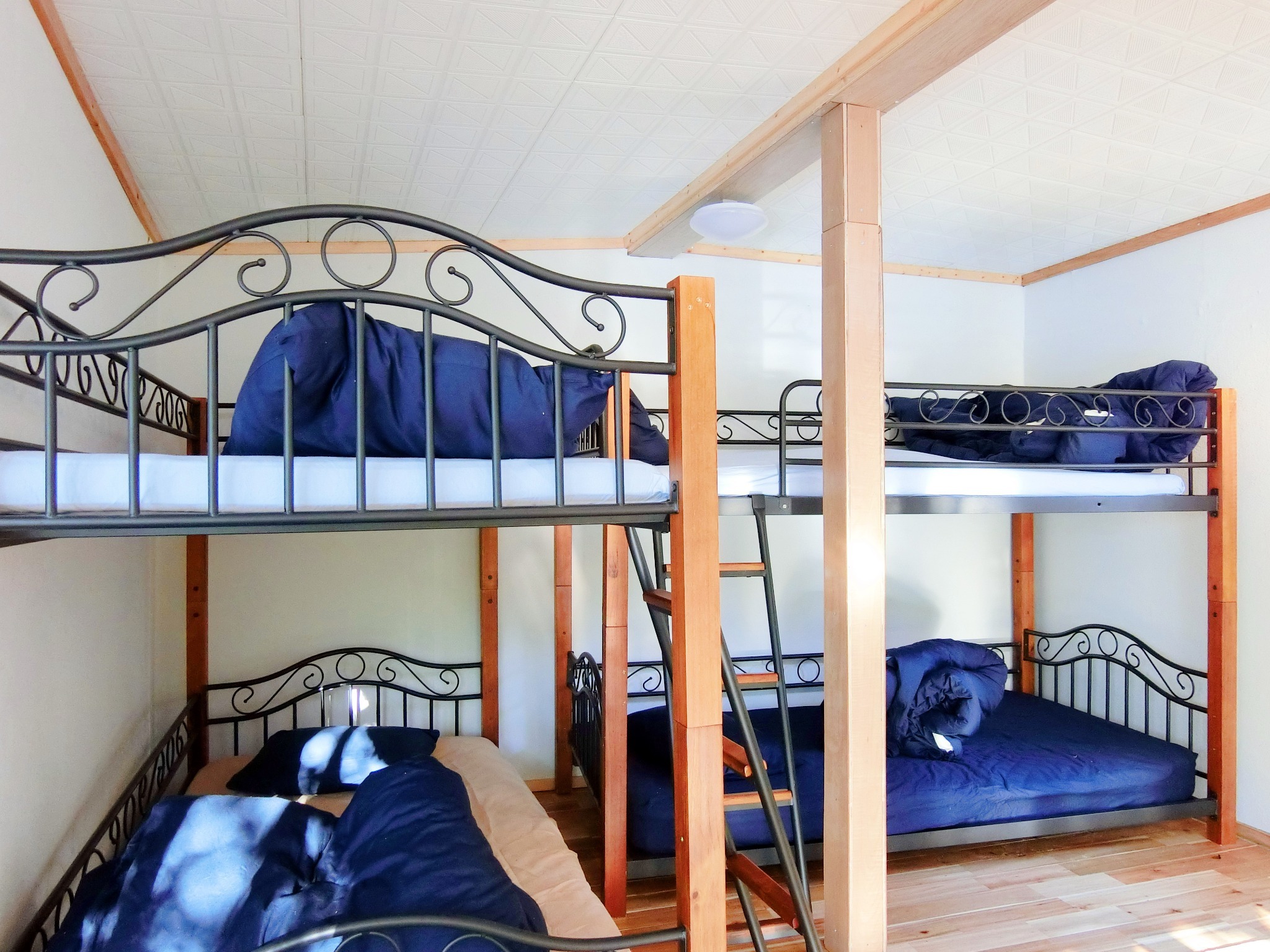 二段ベッド2台ソファーベッド1台