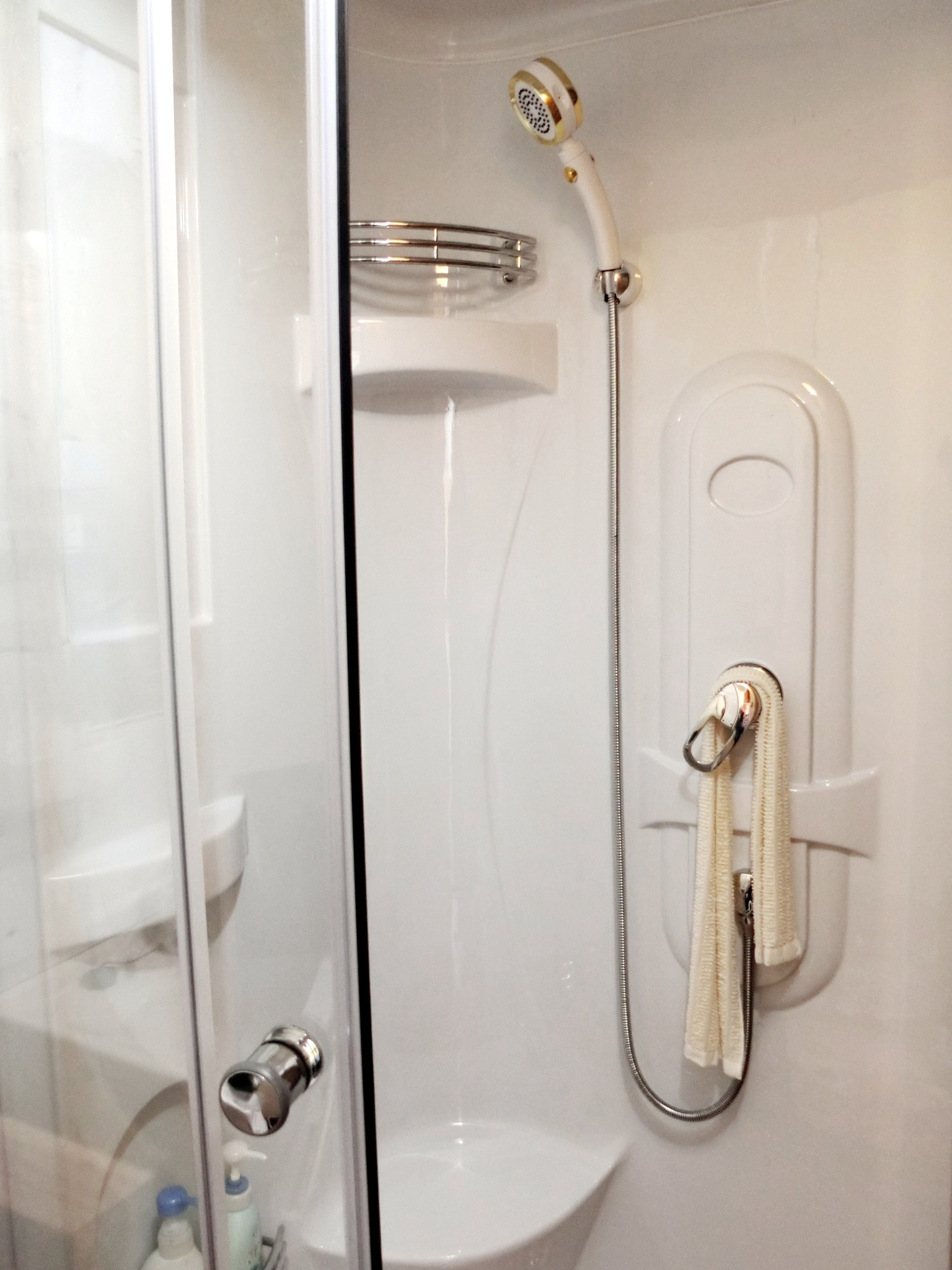 女子シャワー室