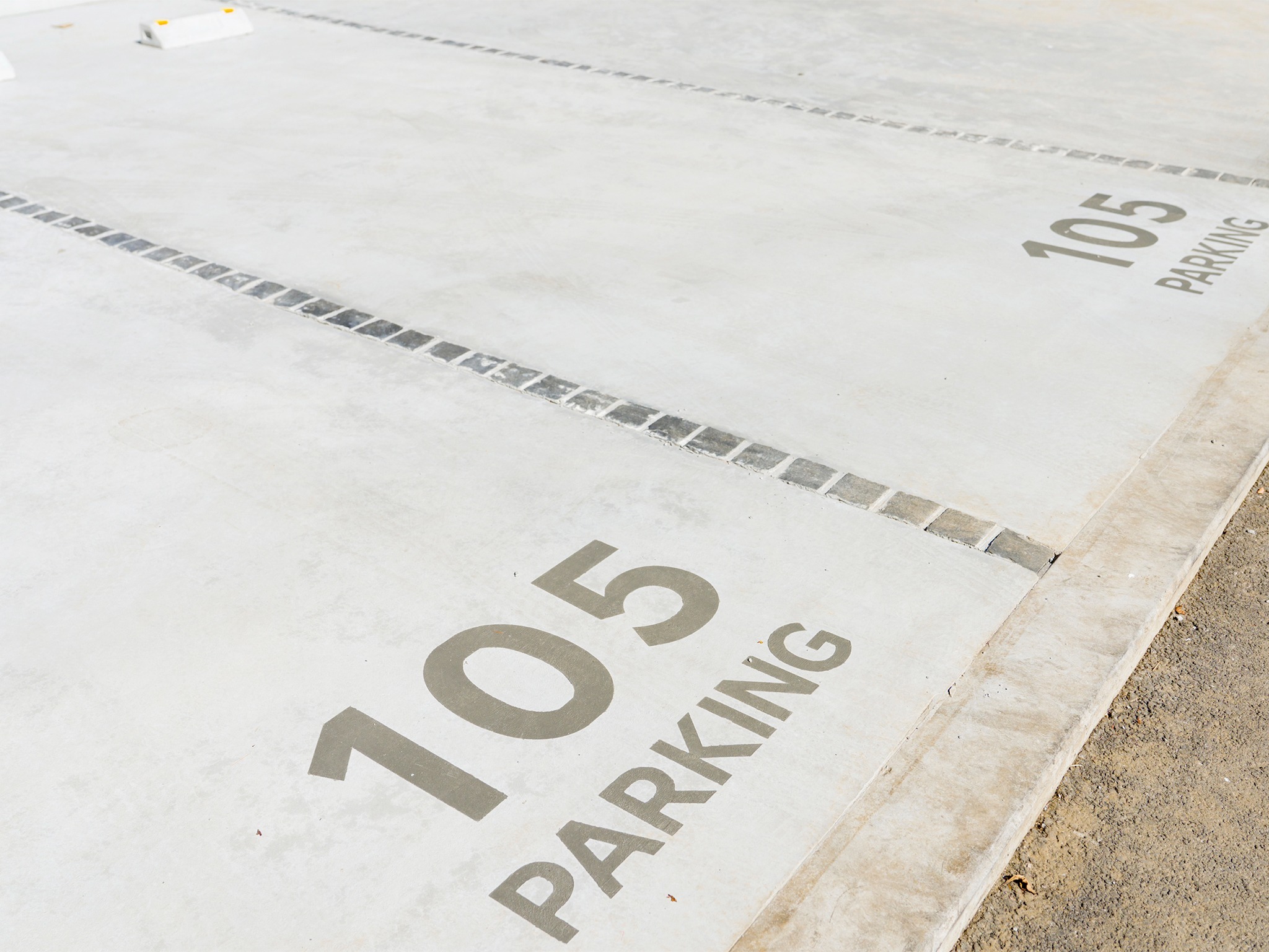 外観/駐車場は1棟につき2台分のスペース確保(無料)