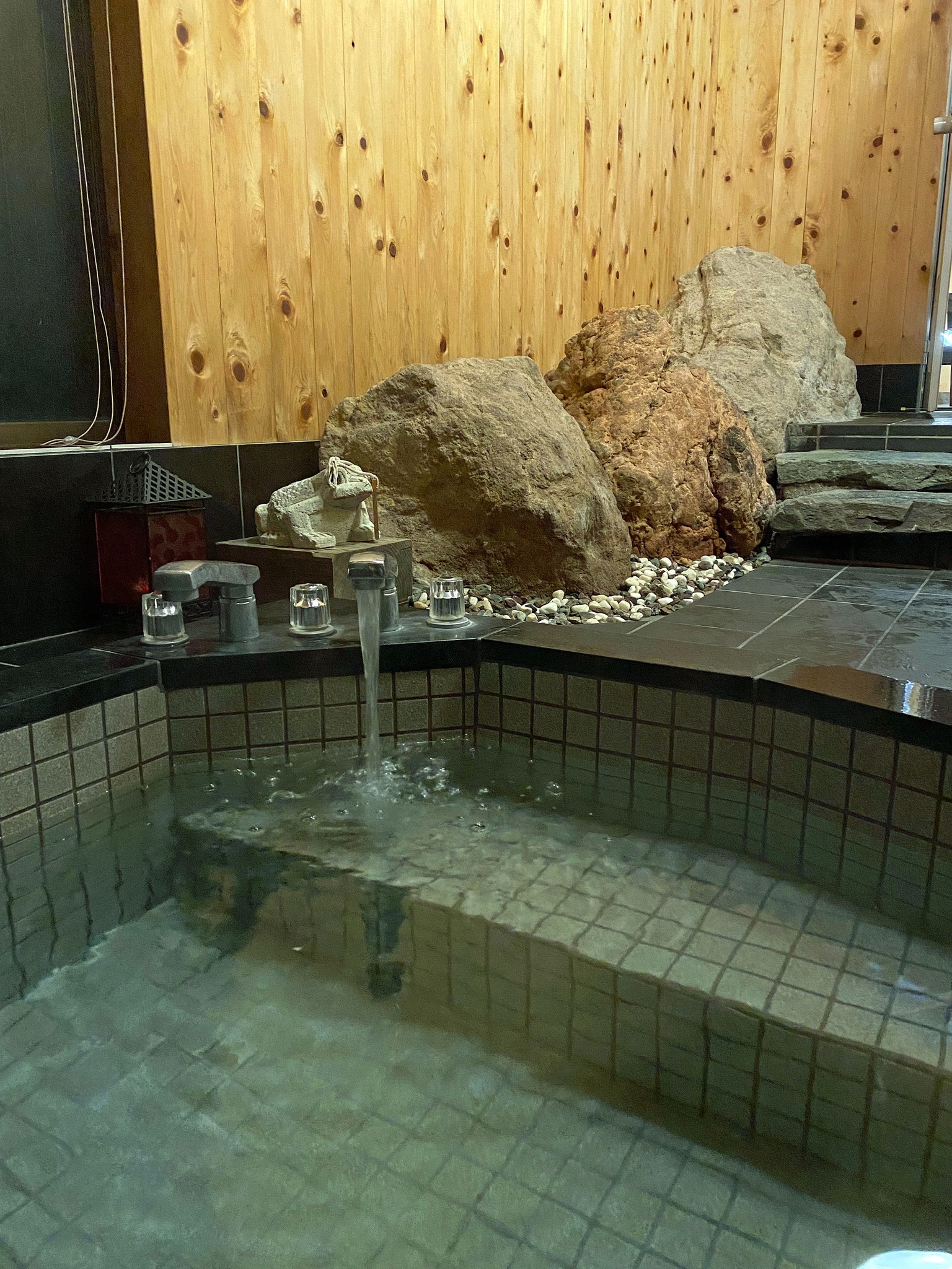HARUNA SKY 那須を一望、国立公園内標高1000M、石造りの大きな風呂