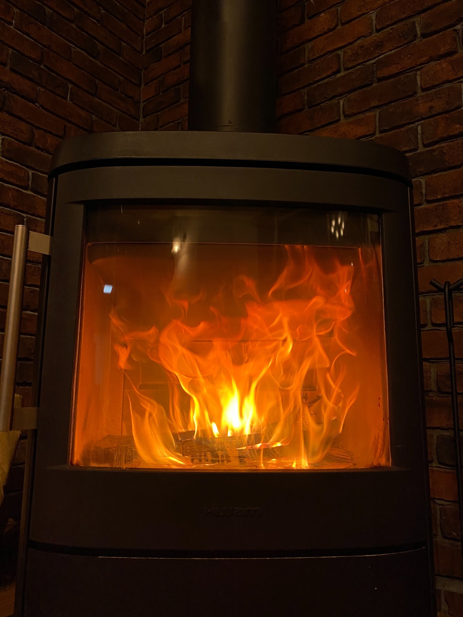 デンマークのHWAM社製暖炉