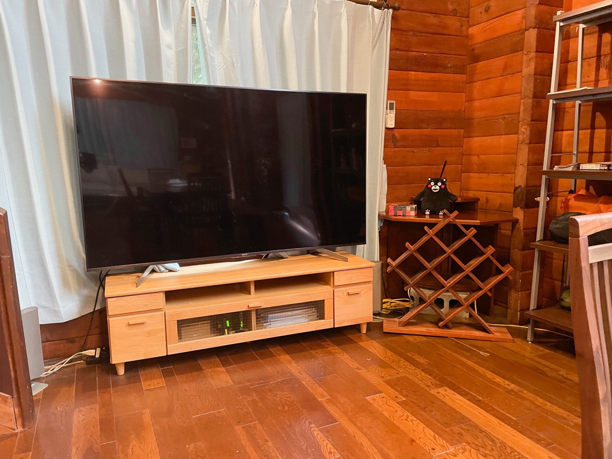 ・【TV】薄型大画面テレビを設置。テレビを見ながらのんびりとお過ごしください