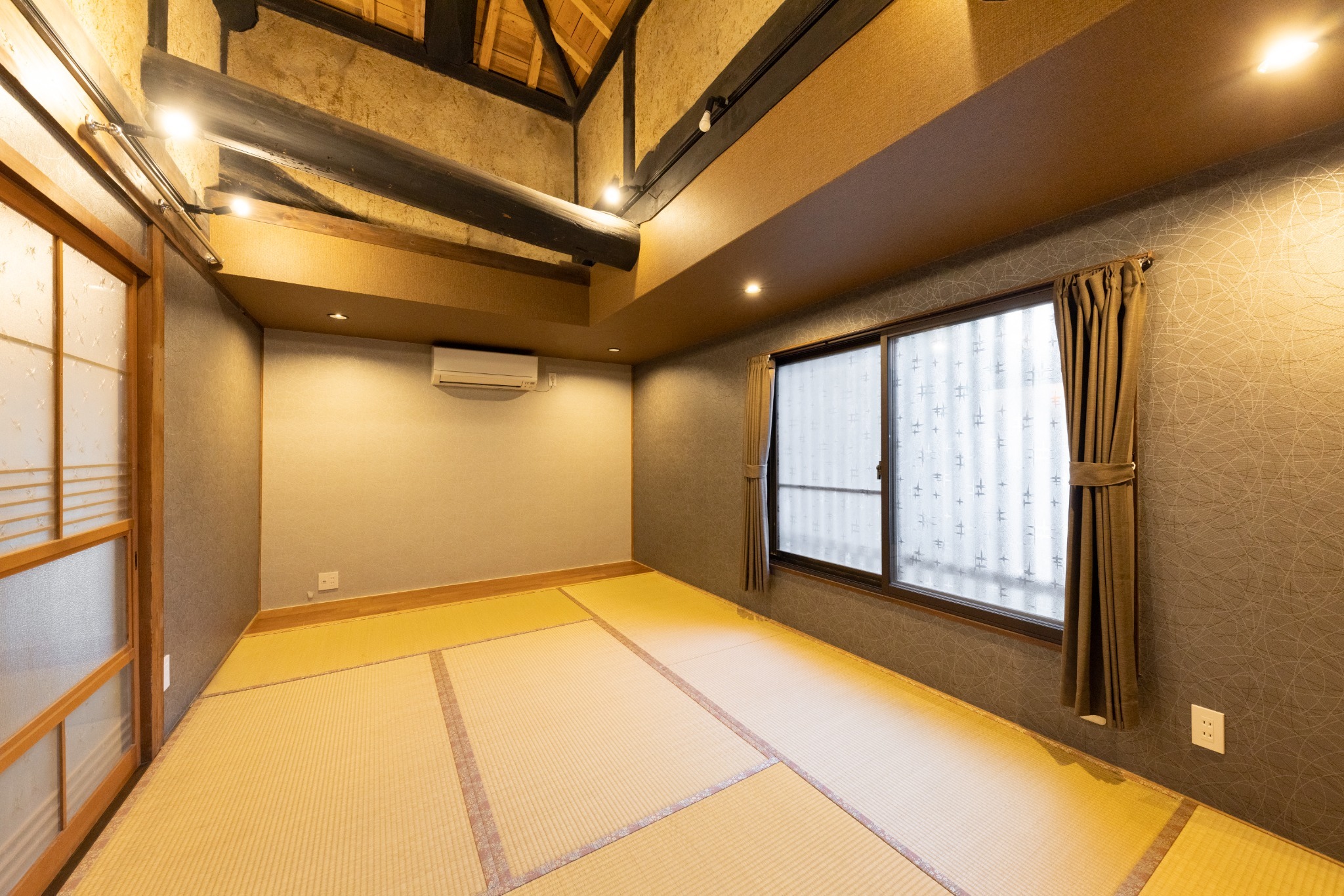寝室 和室 1F