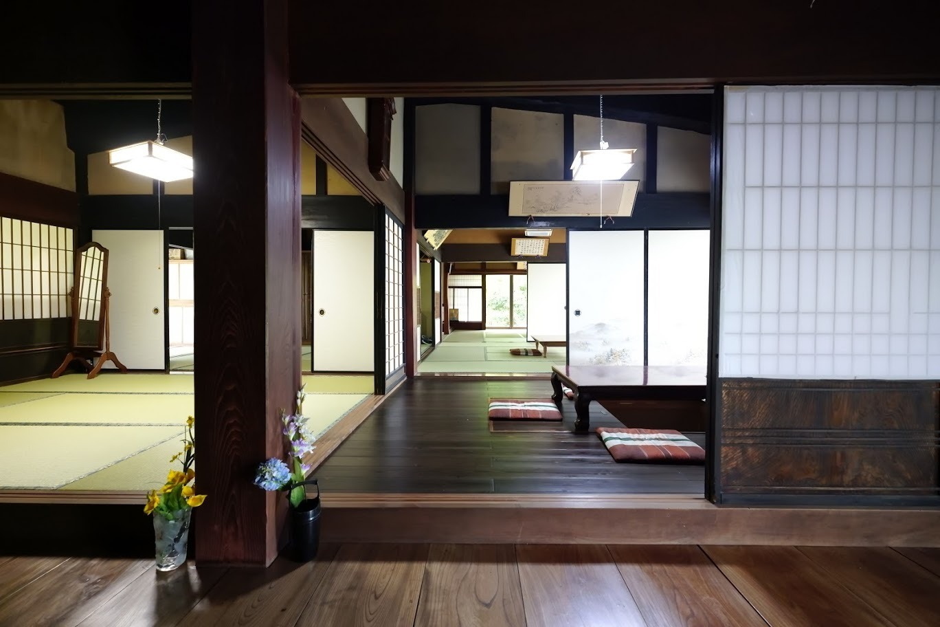 客室(3間:23畳)
