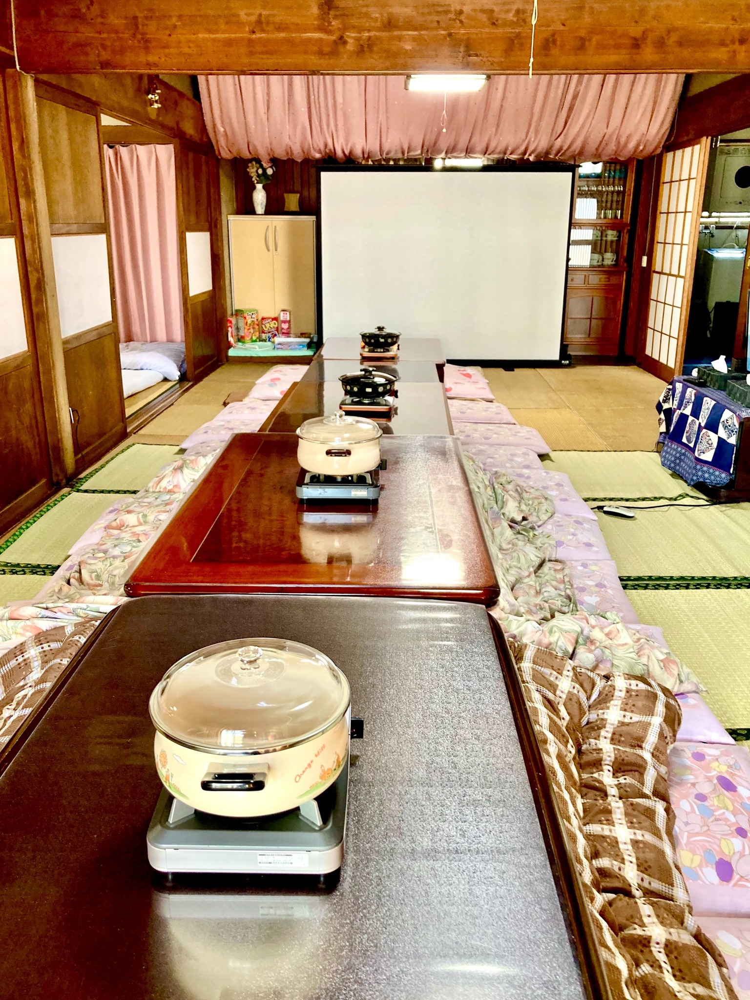 団体鍋パーティー&会議室設定