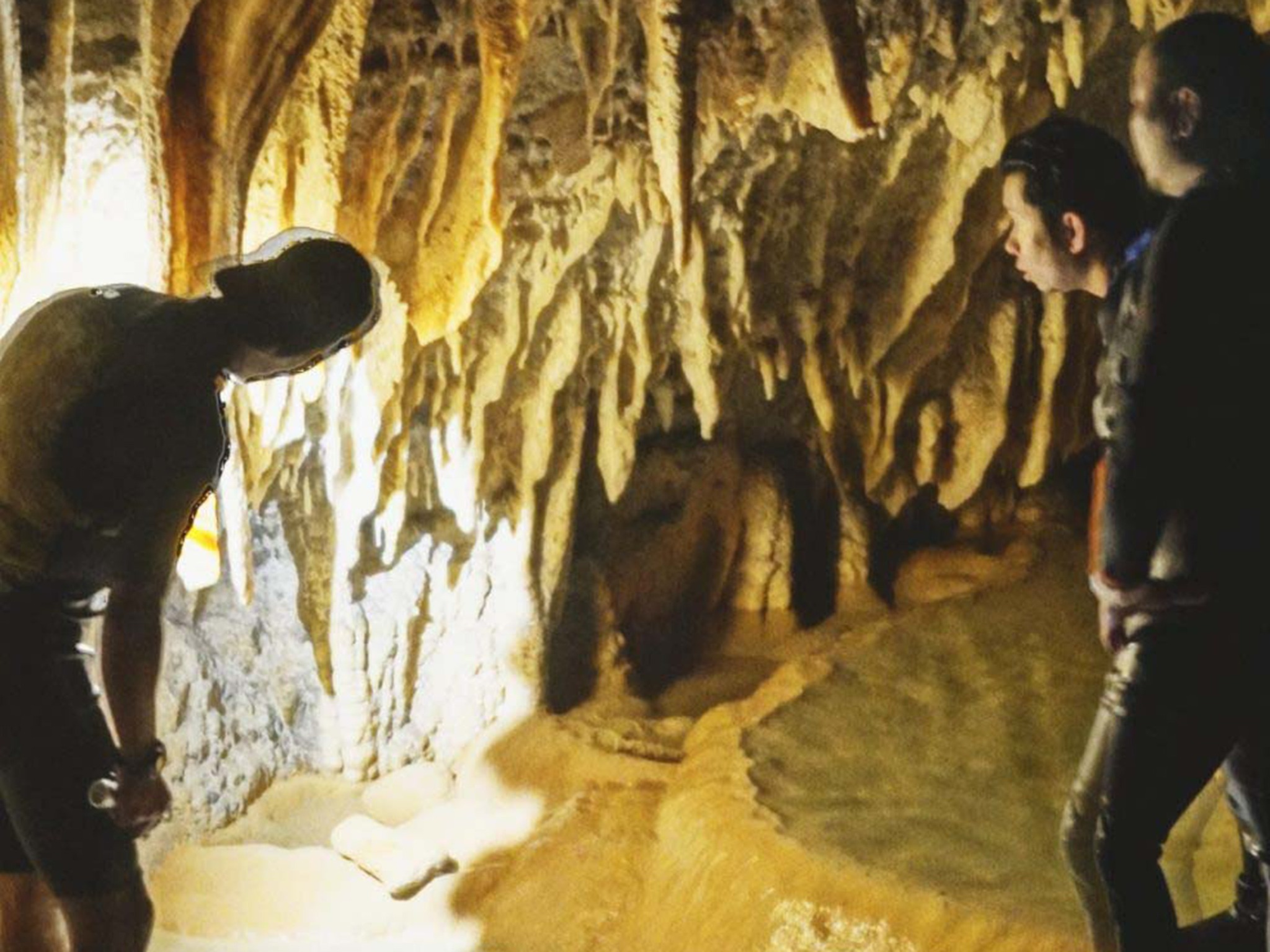 ・宮古島では唯一の洞窟探検ツアーもございます