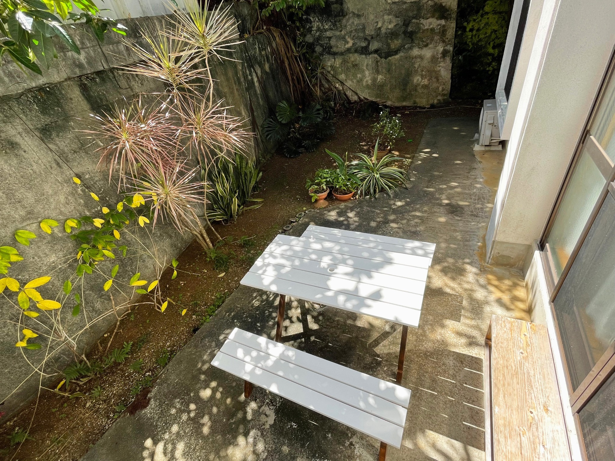 ・【中庭】朝日を浴びながらゆっくりとコーヒータイムも◎