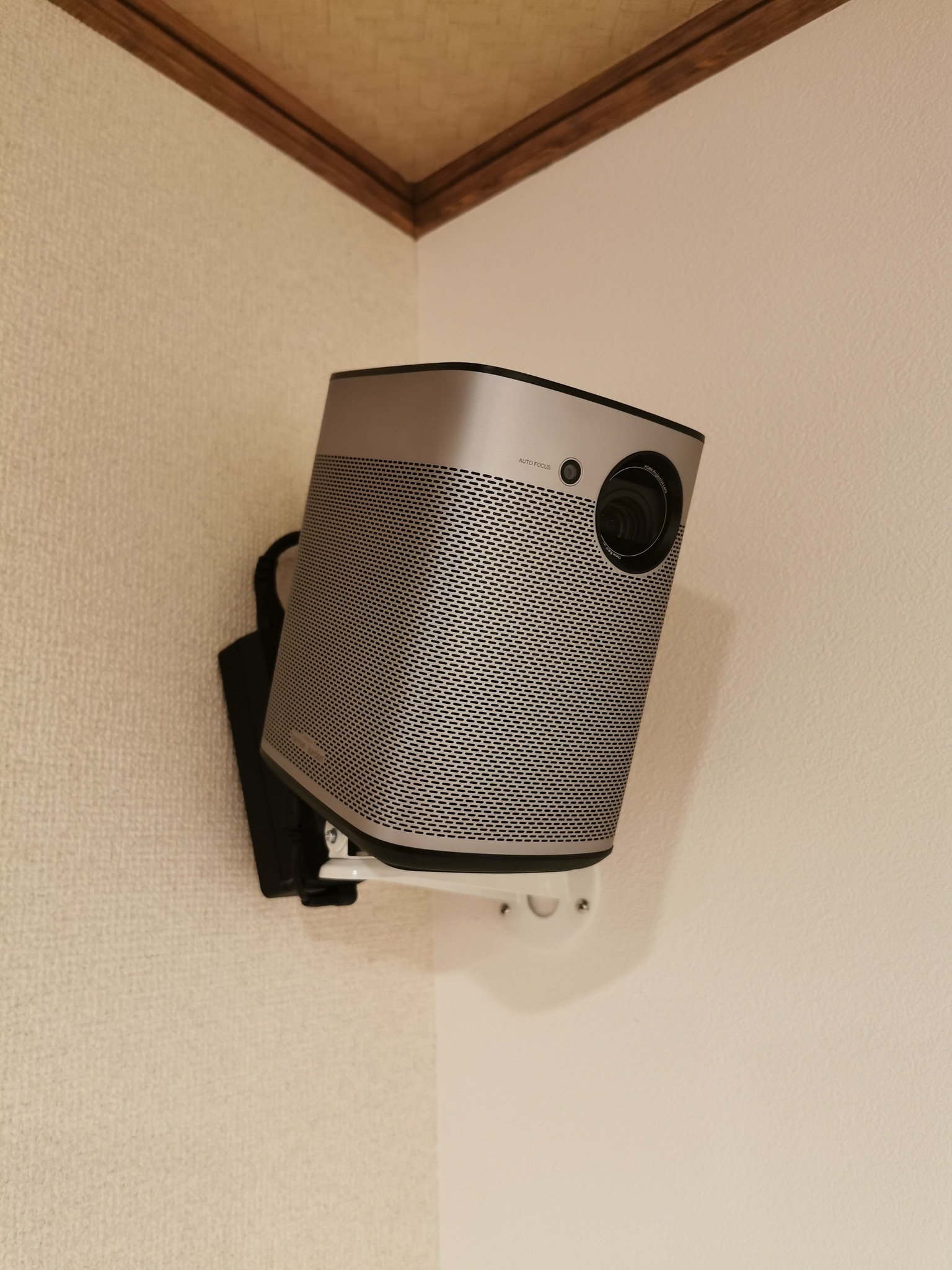 100インチHDRプロジェクター youtube premiumとamazon primeがご視聴いただけます。 100” HDR projector youtube premium and amazon prime are available.