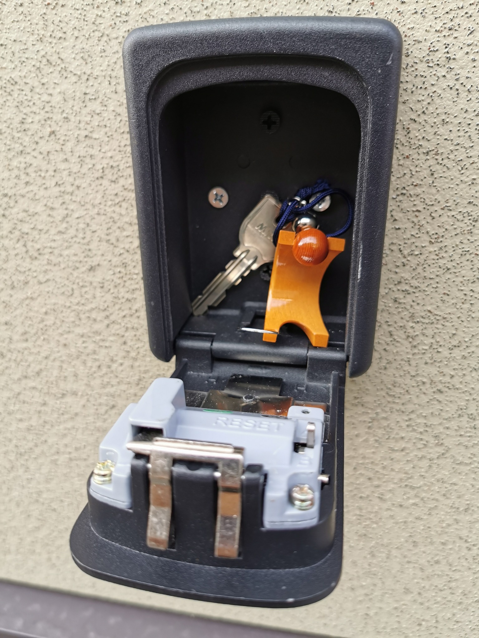 予約完了後に暗証番号をお知らせします。