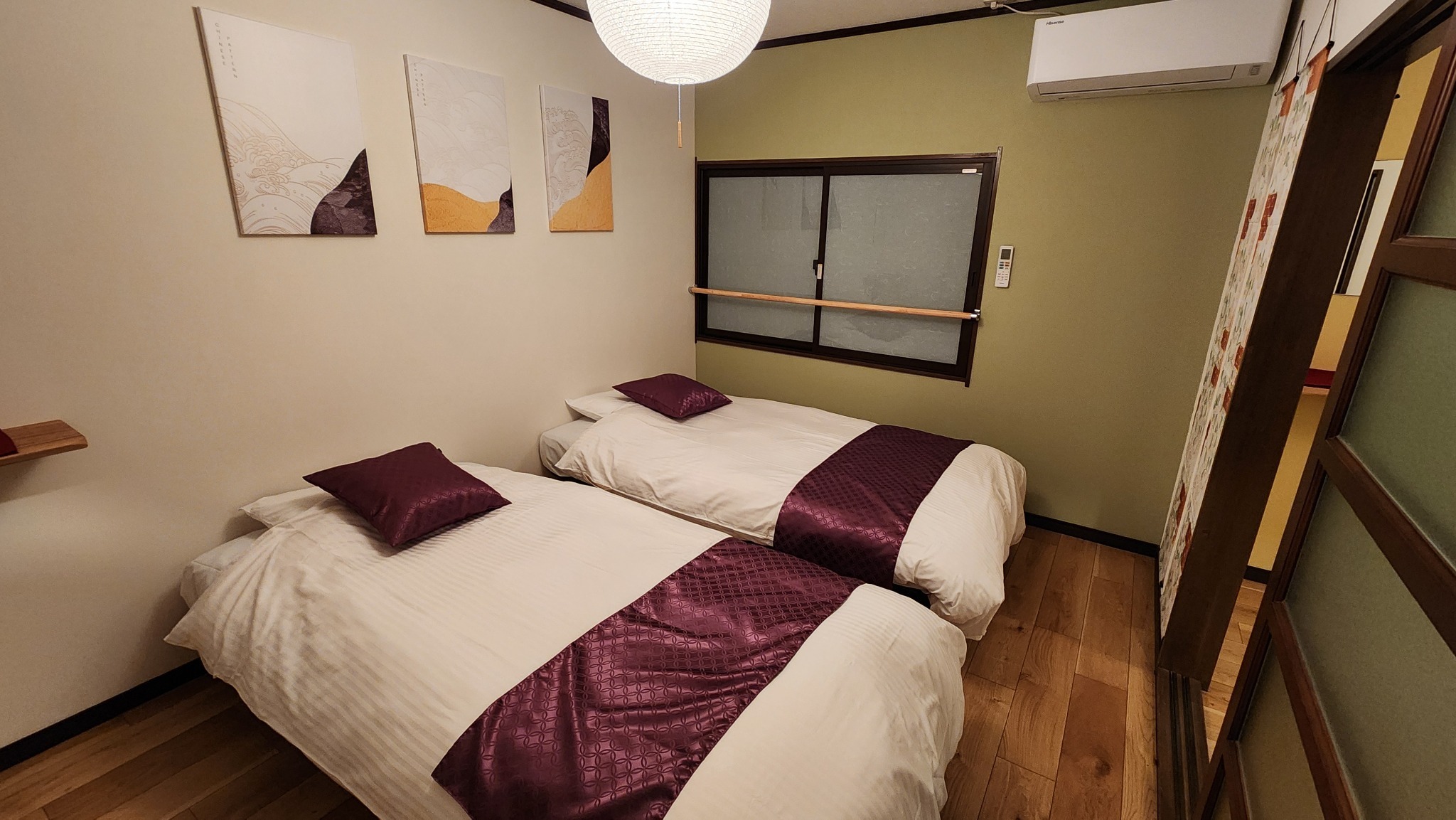 Bedroom B 2 single beds