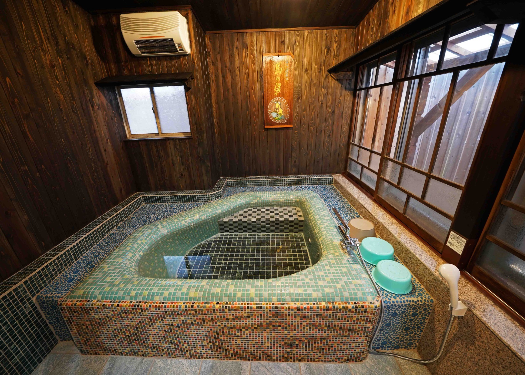 富士山の深層水の手作りタイル浴槽!