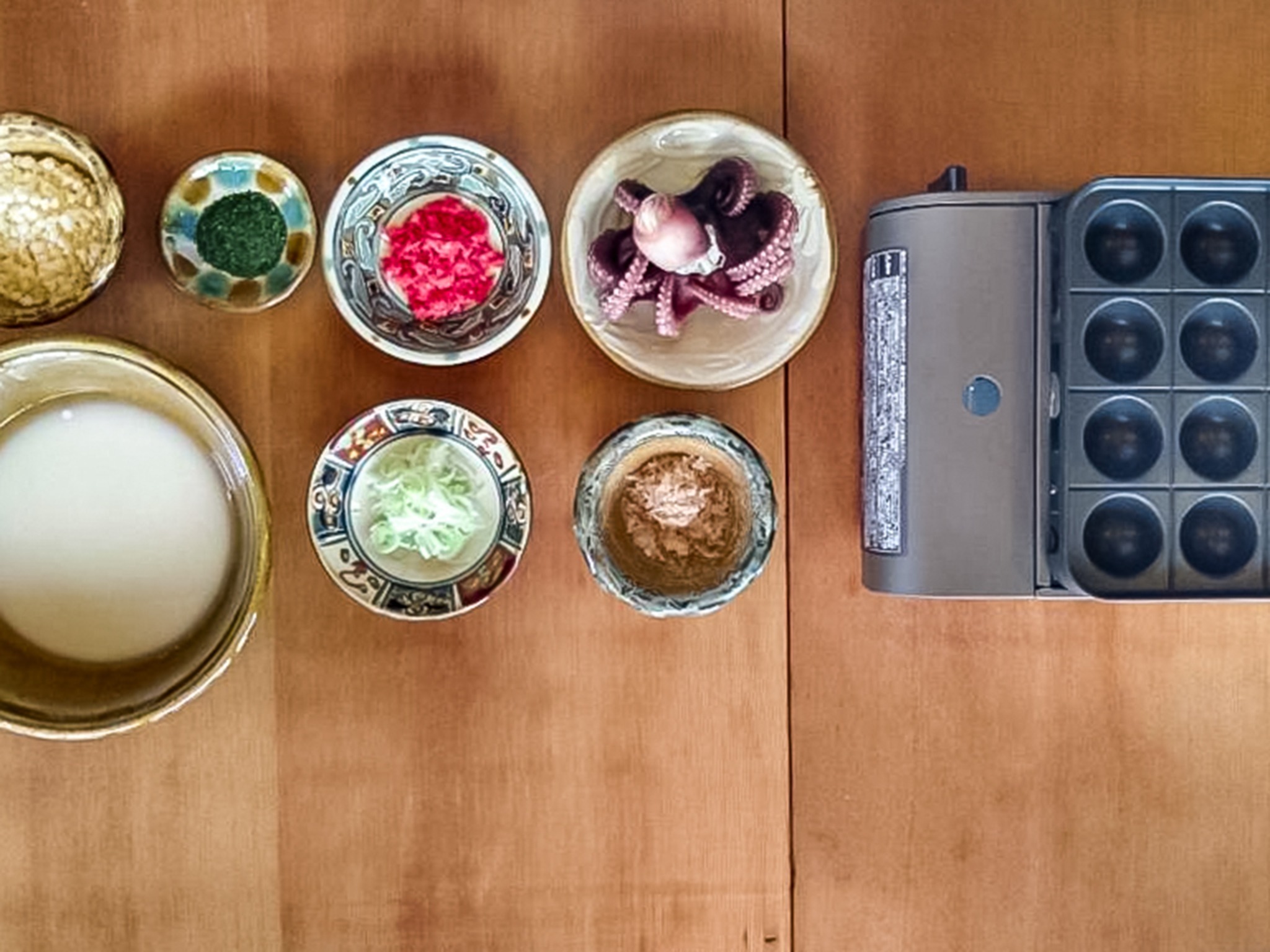 ・【食事一例】腰越の海で獲れた地ダコを使ったたこ焼き