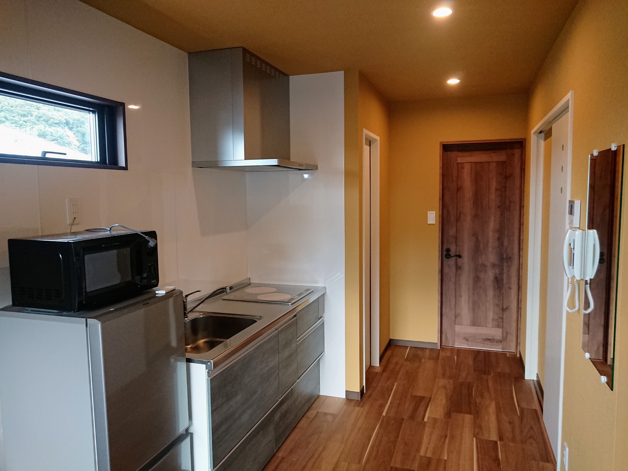 長期滞在にも対応できるよう、キッチンを備えています。