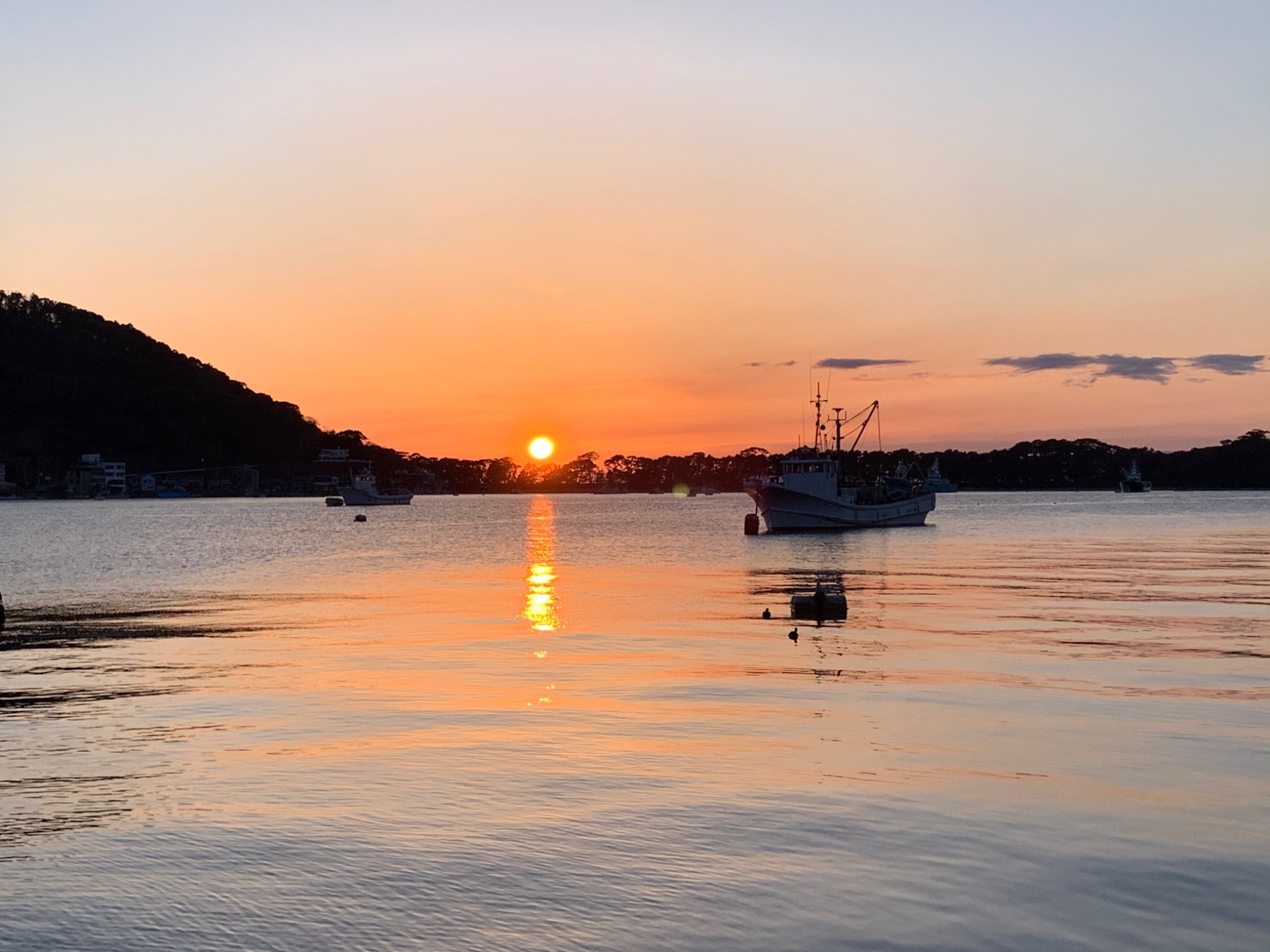徒歩1分の夕景。夕日が大変綺麗な街です。
