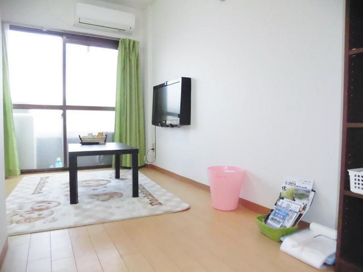 白を基調にした清潔感のあるお部屋です。