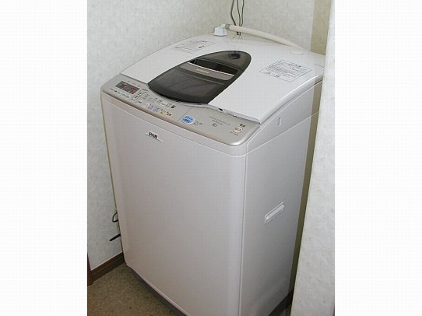 洗濯機、洗剤(無料)各お部屋に完備