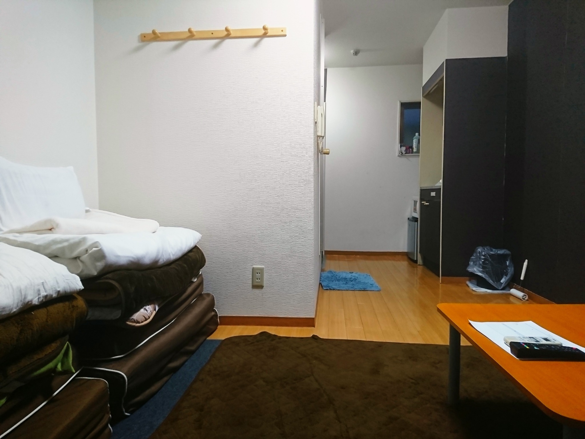 シックな色使いの落ち着きのあるお部屋