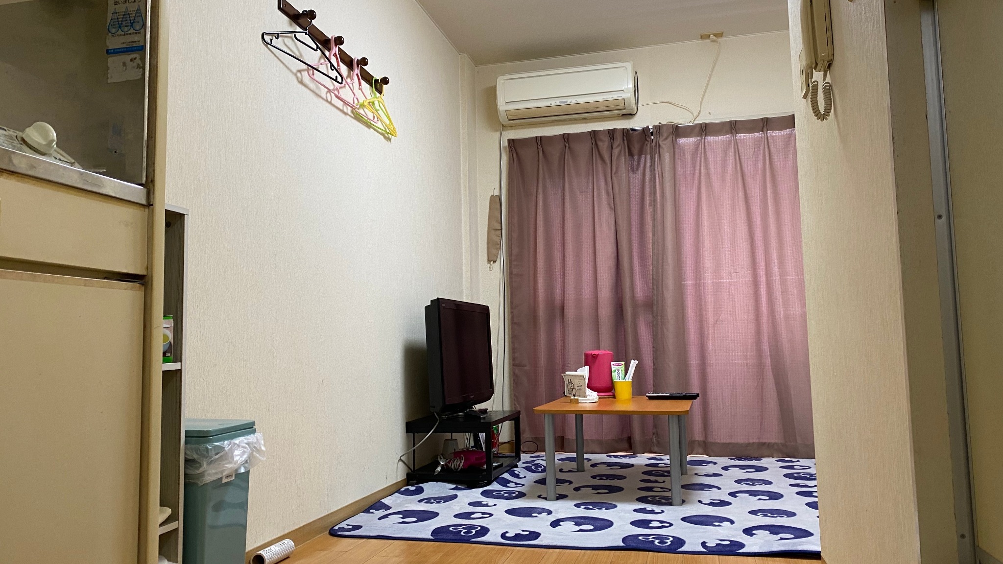 テレビ、エアコン、冷蔵庫など一通りの家電完備