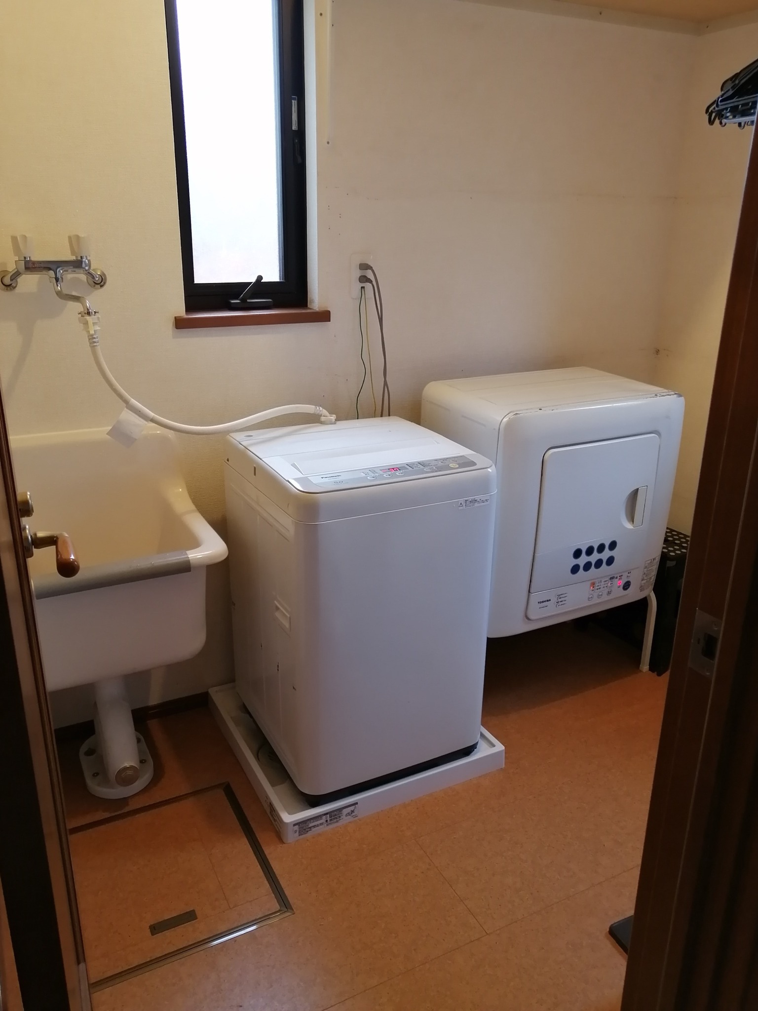 ランドリールーム 洗濯機 乾燥機 ご自由にお使いください
