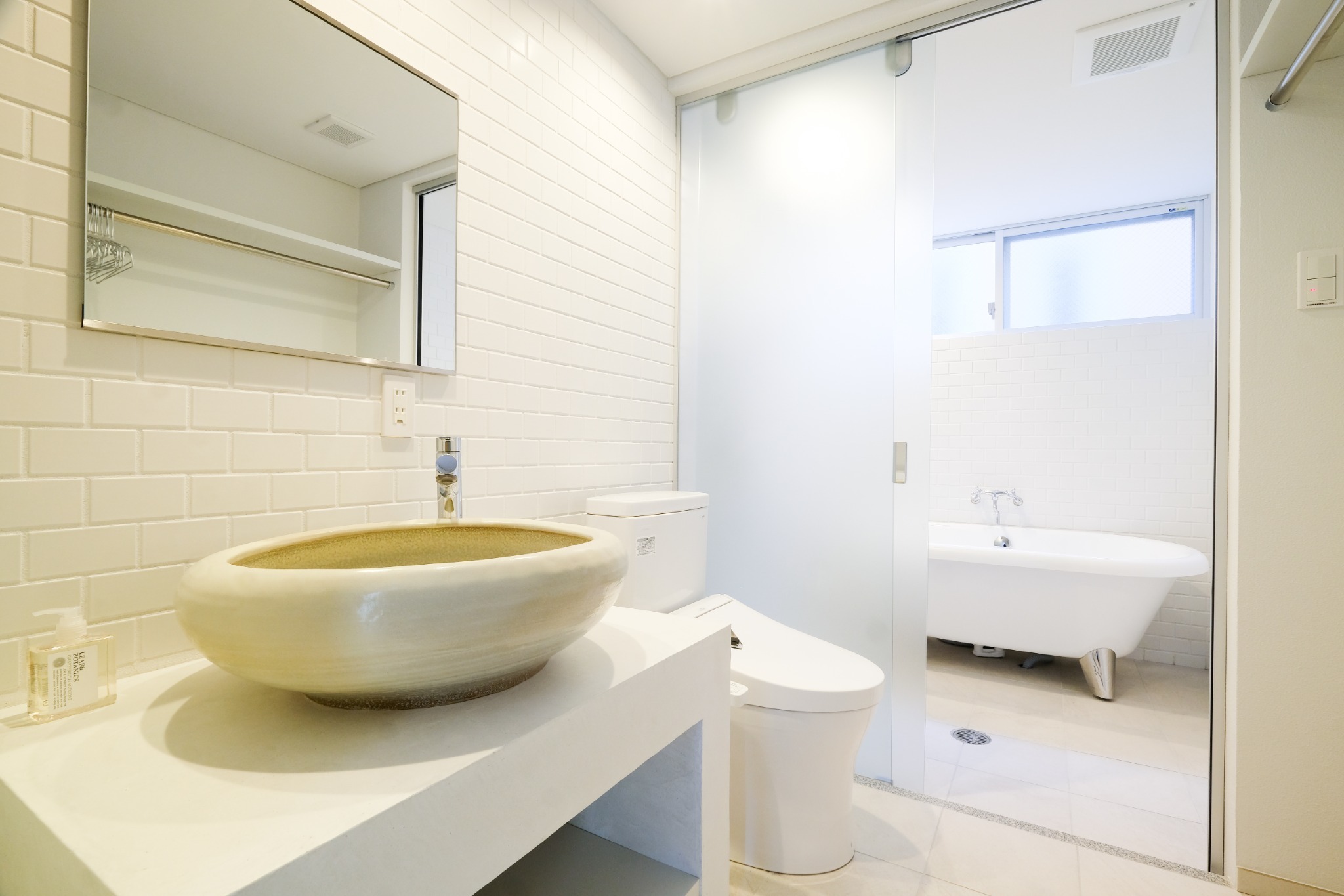 Ｒｉｖｅｒｓｉｄｅ　Ｔｅｒｒａｃｅ　Ｏｋｉｎａｗａ　Ｋａｄｅｎａ　【Ｖａｃａｔｉｏｎ　ＳＴＡＹ提供】 写真3