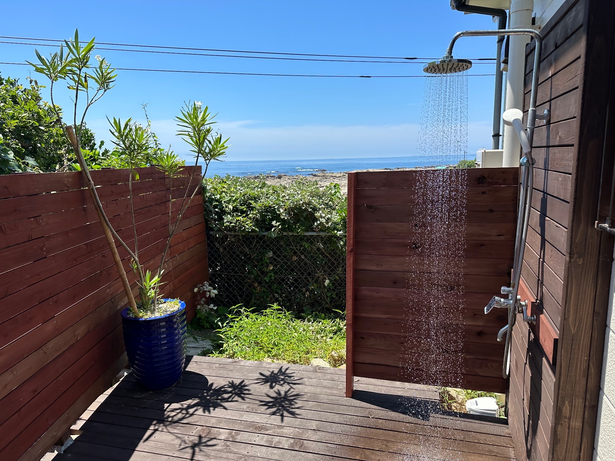 屋外温水シャワー