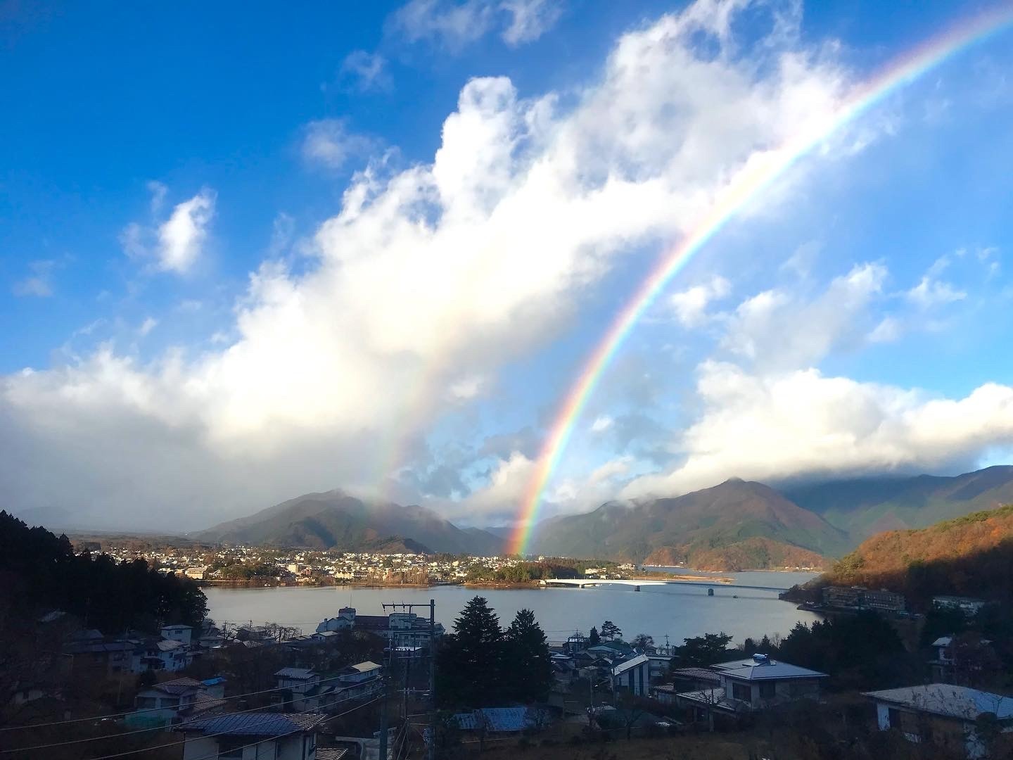 時にはこんな景色にめぐり会えるかもしれません。この日は虹が2つ出てきました。