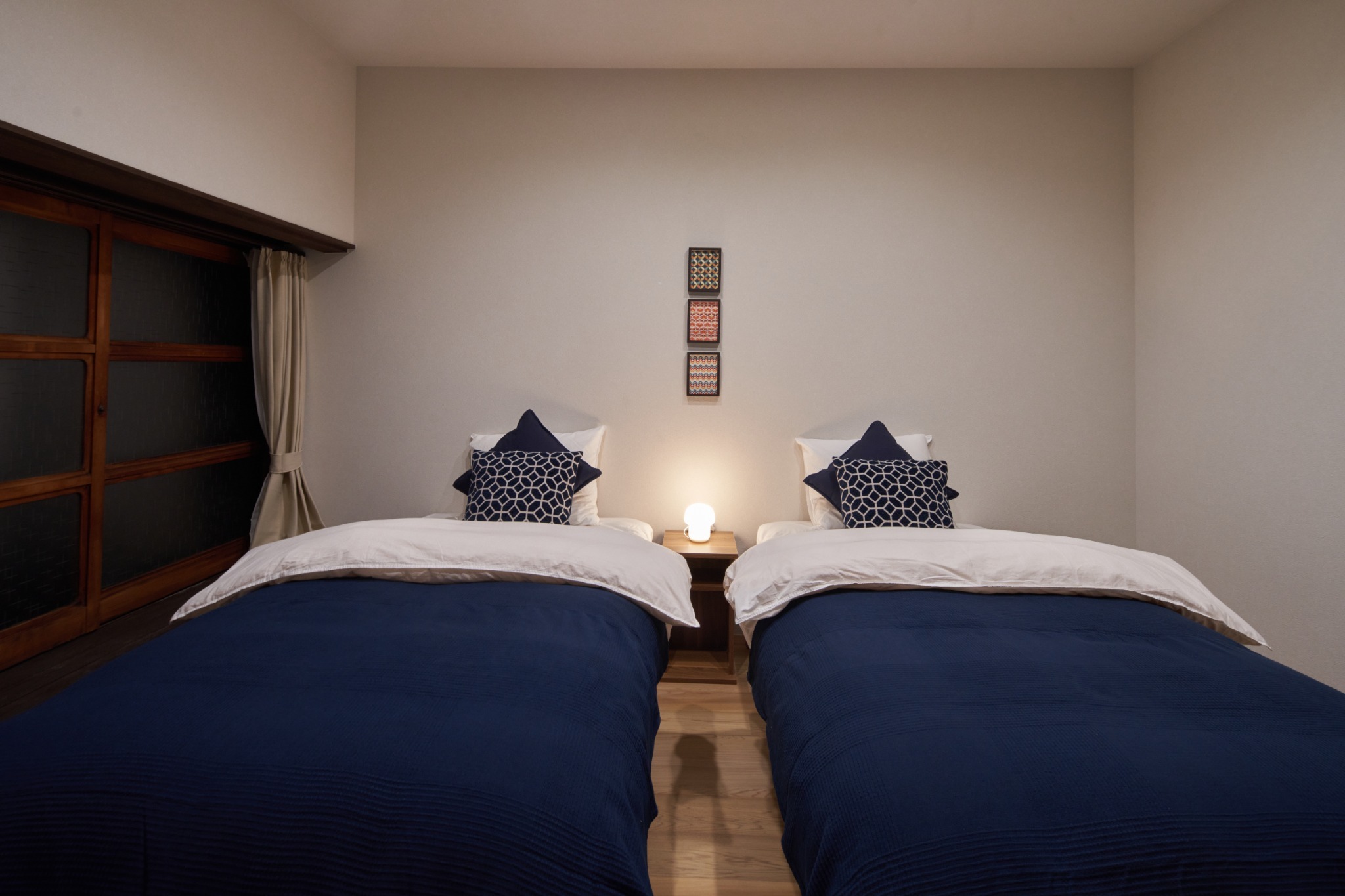 【父母ヶ浜まで車で3分】一棟貸し!最大8名・築100年の建物をフルリノベーション・Wi-Fi完備