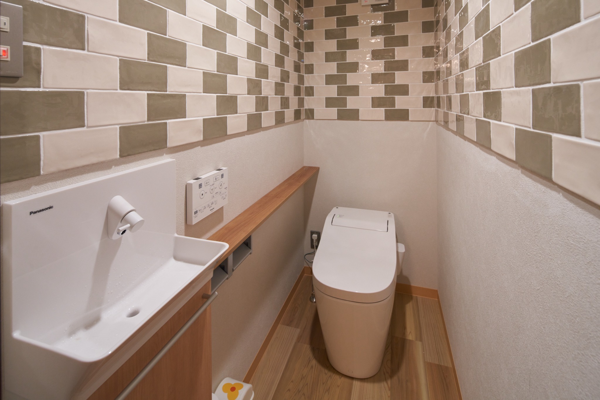 【父母ヶ浜まで車で3分】一棟貸し!最大8名・築100年の建物をフルリノベーション・Wi-Fi完備