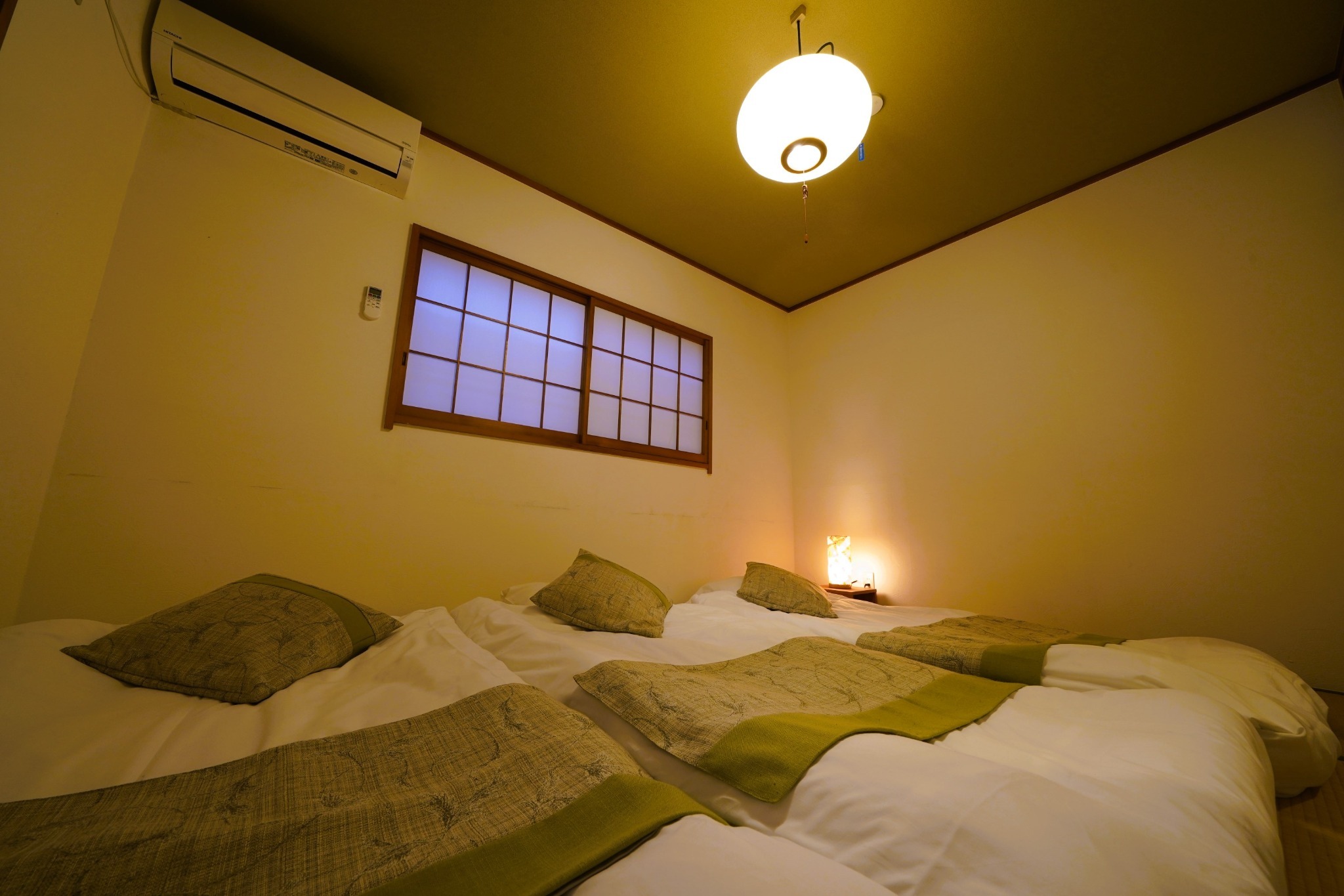 広さ75m2 定員6名 2ベッドルーム 一軒家貸切 無料駐車場あり 新宿近く中野坂上から5分