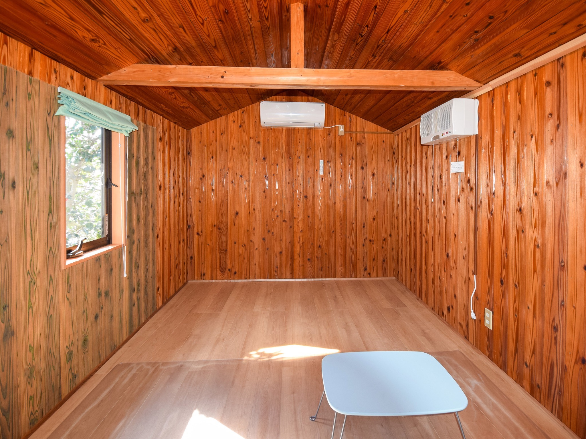 ・【バンガロー3棟・4棟・5棟】2021年に改装。寝具は持ち込み、レンタル可能!