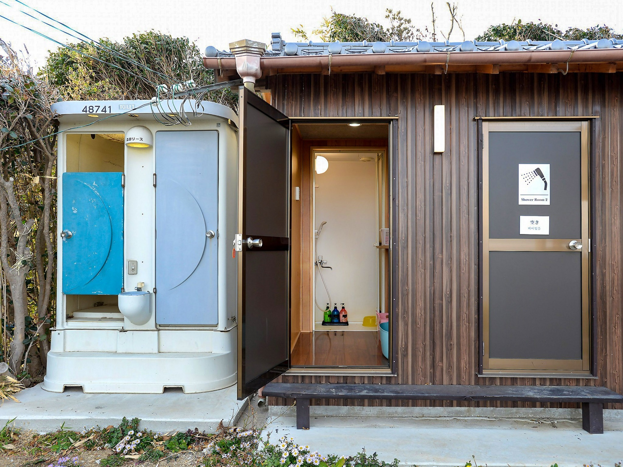 ・【シャワー】シャンプー、リンス、ボディソープ、タオルとドライヤー完備