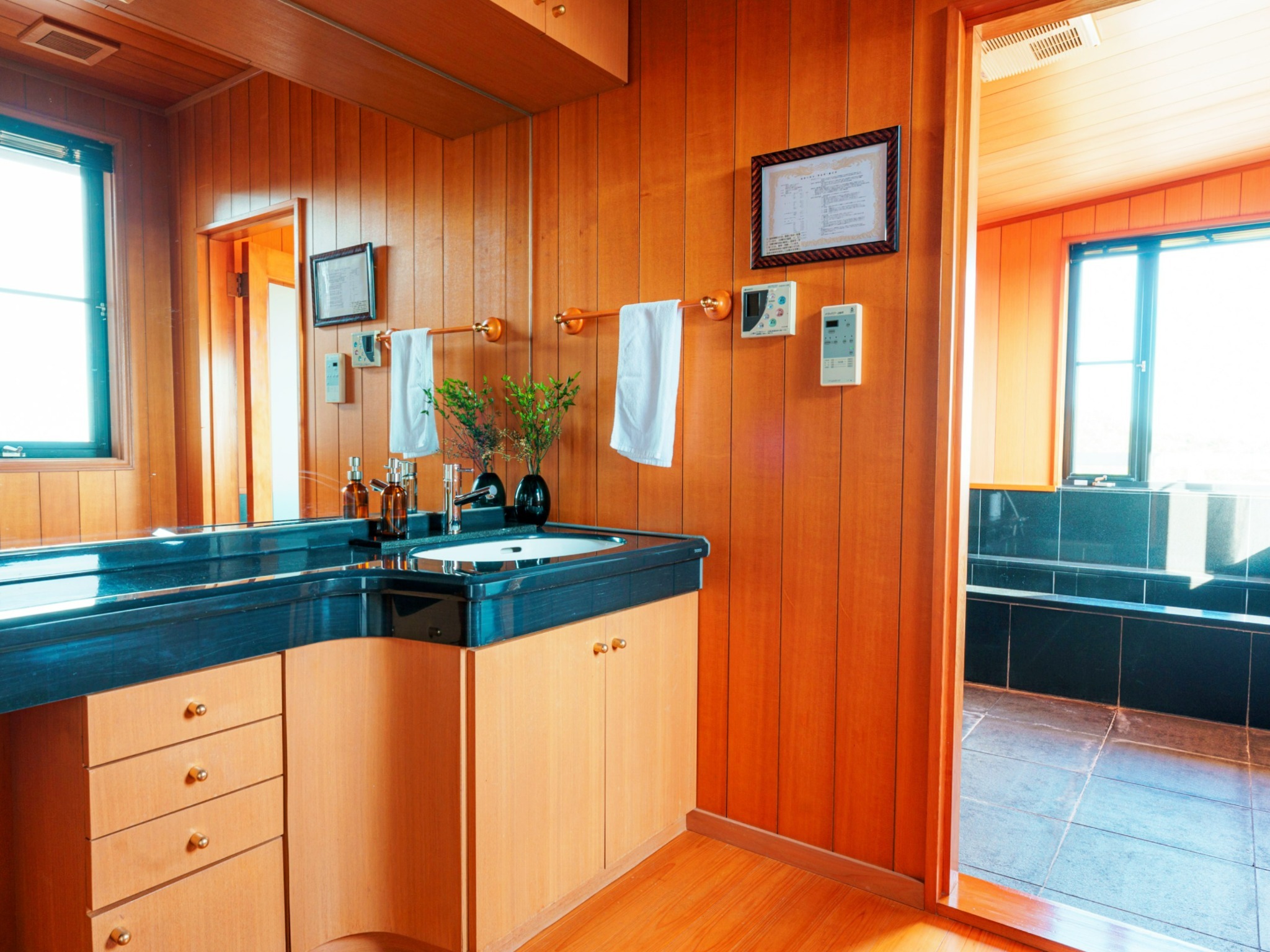 ・【洗面所/脱衣所】木のあたたかさとナチュラルな風合い