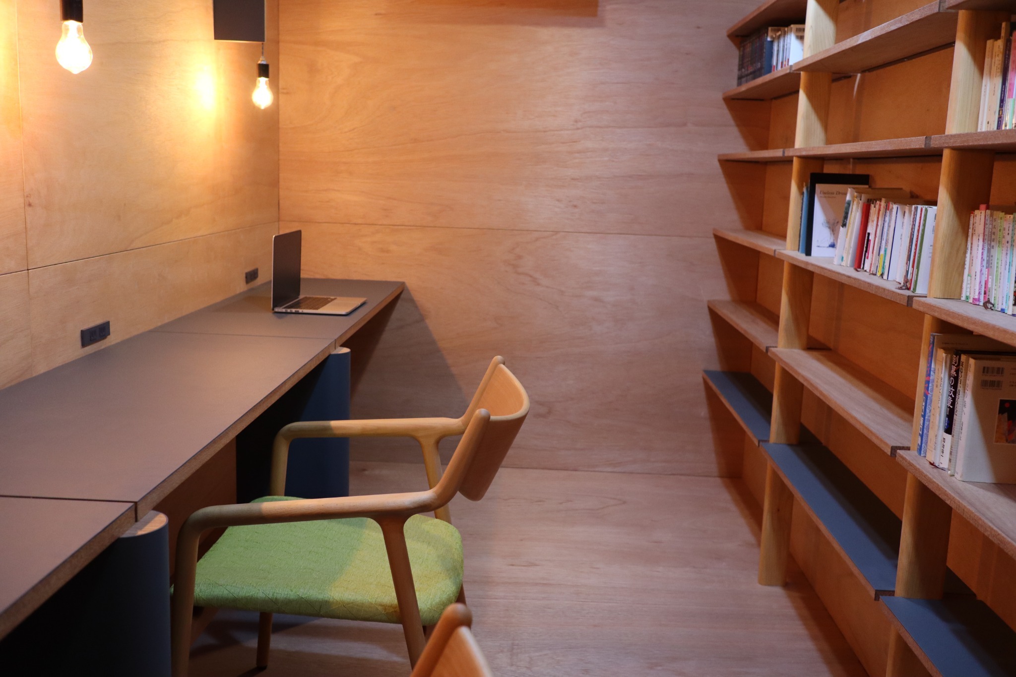 なや図書館コワーキングスペース