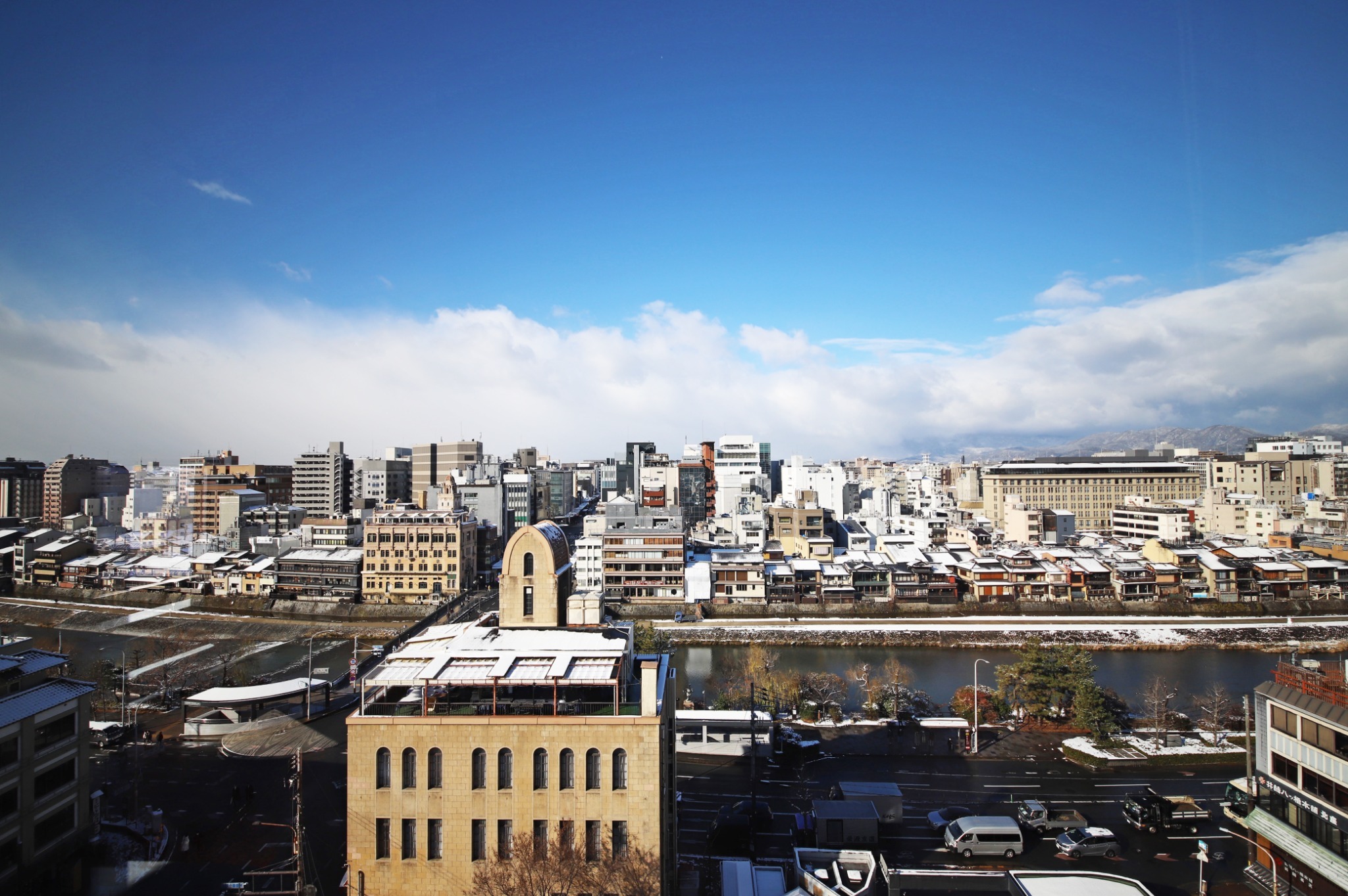 冬の鴨川  The view from the Lan Gionshijo
