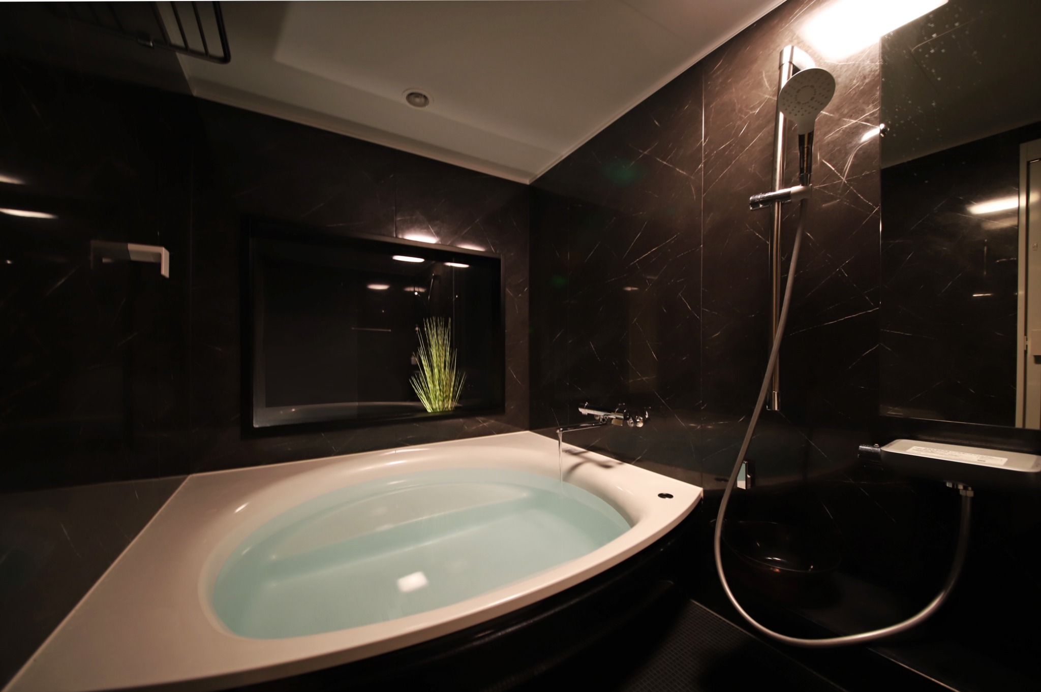 広々としたバスルーム