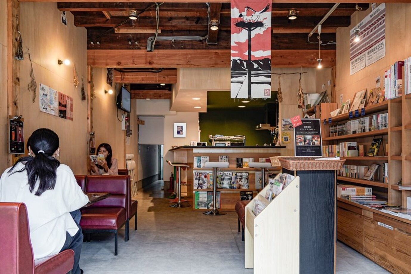 城崎温泉のゲストハウス!本屋さんが運営する温泉まで徒歩1分のお宿です。
