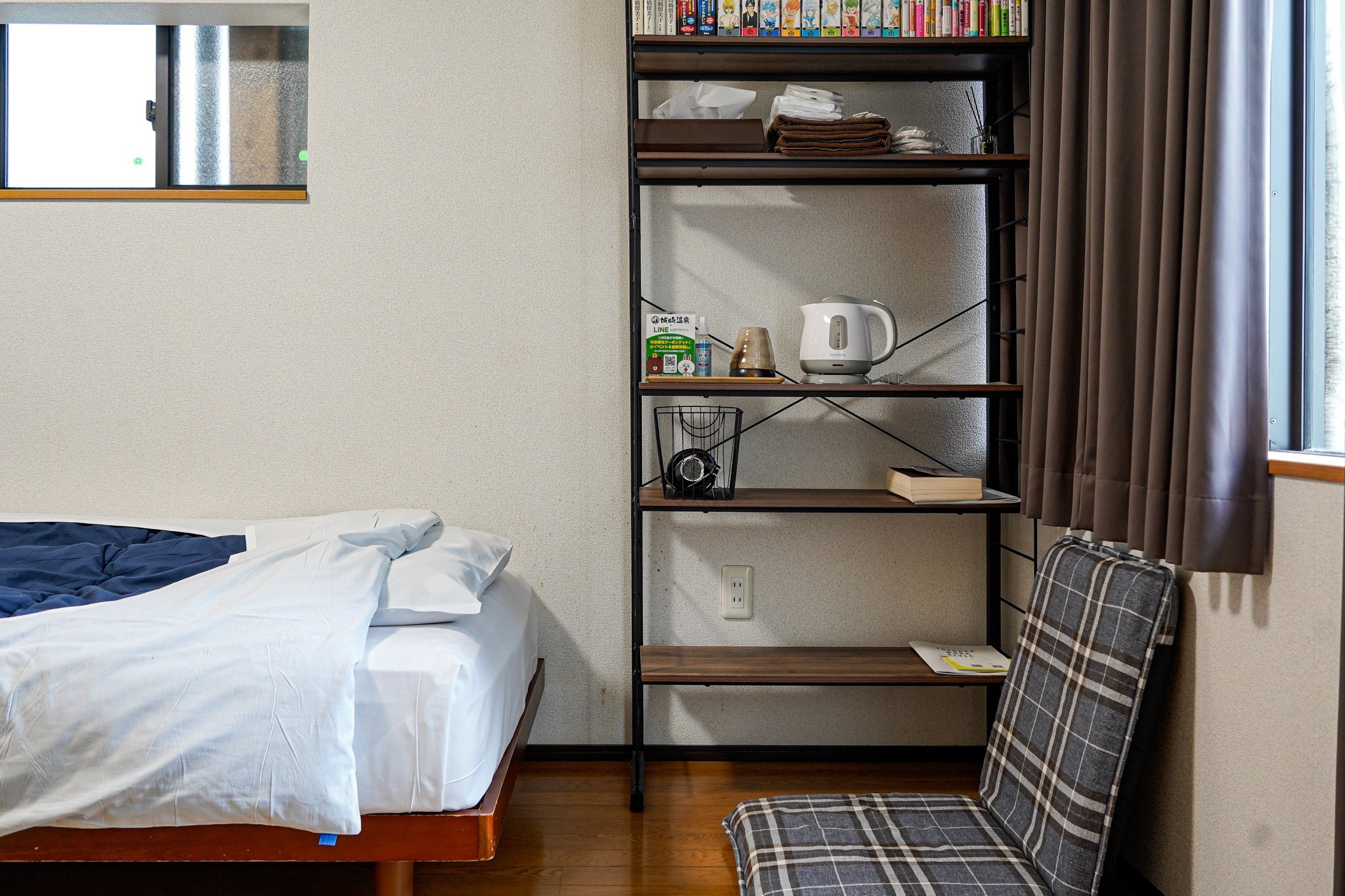 最大6人で2部屋使えます!城崎温泉まで徒歩1分、本屋さんが運営するゲストハウスです!