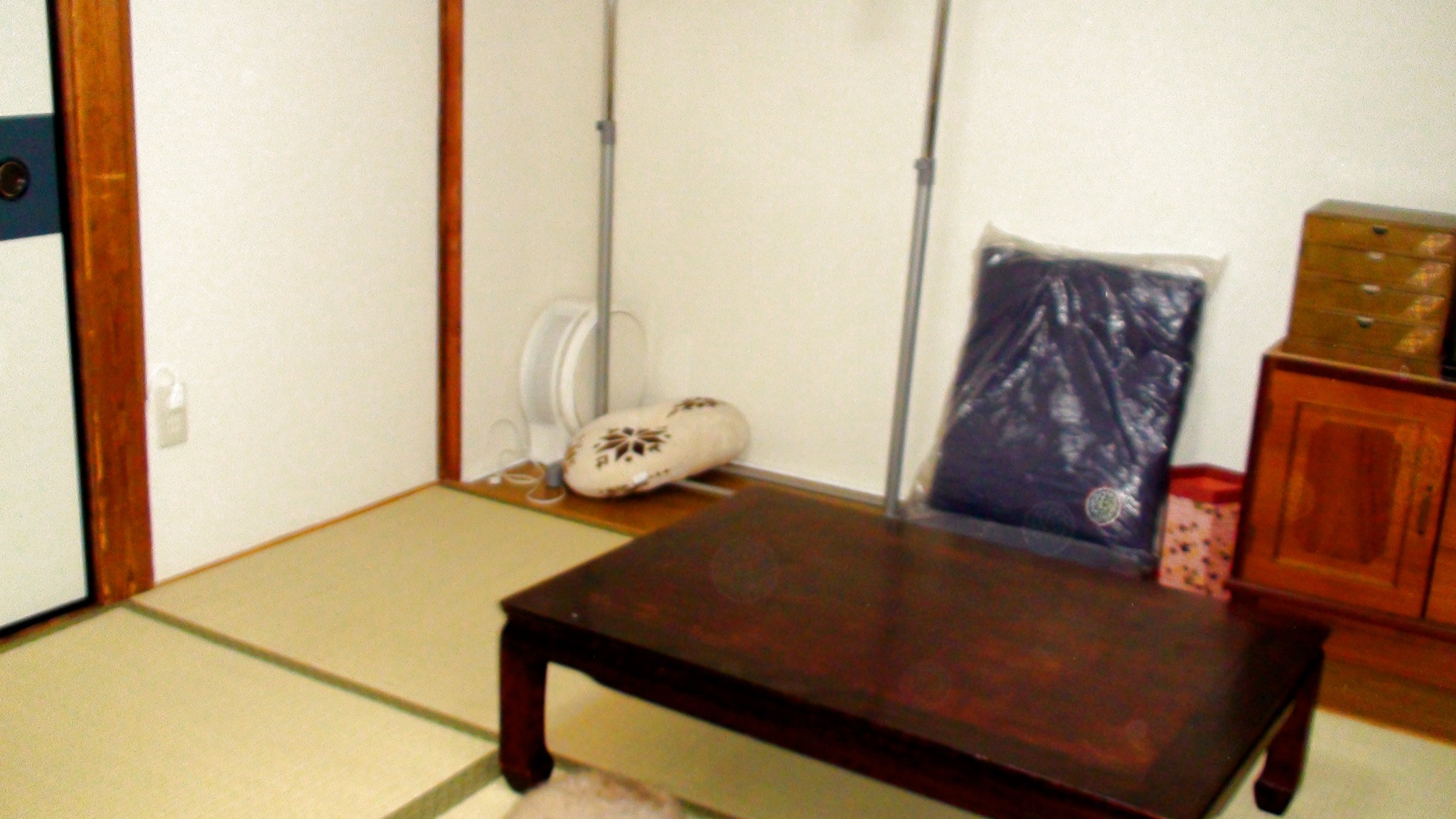 和風座敷B座敷机を設置