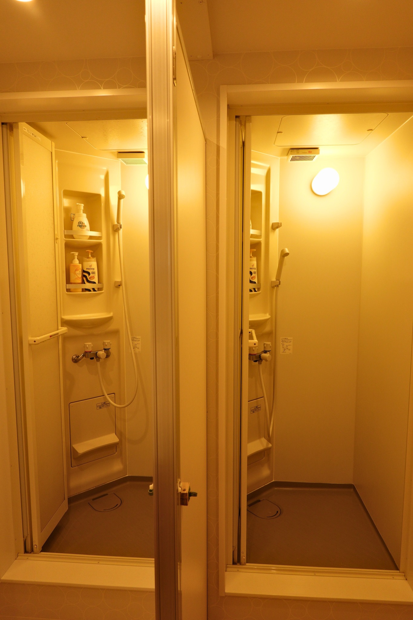 シャワールーム 女性用2室有り