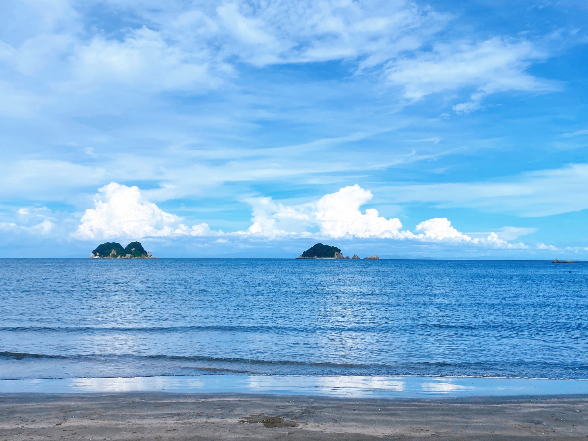 徒歩3分の淡島海水浴場