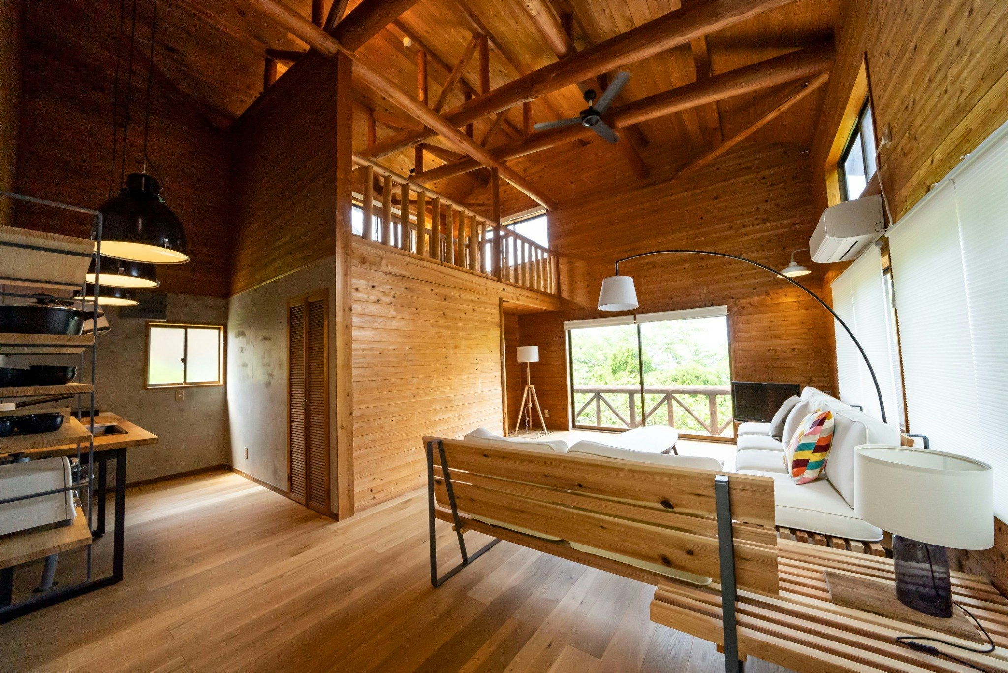 【A棟】1棟貸しコテージ · 阿南市街すぐ・海のそば・和室tatami room・海の見えるロフト付